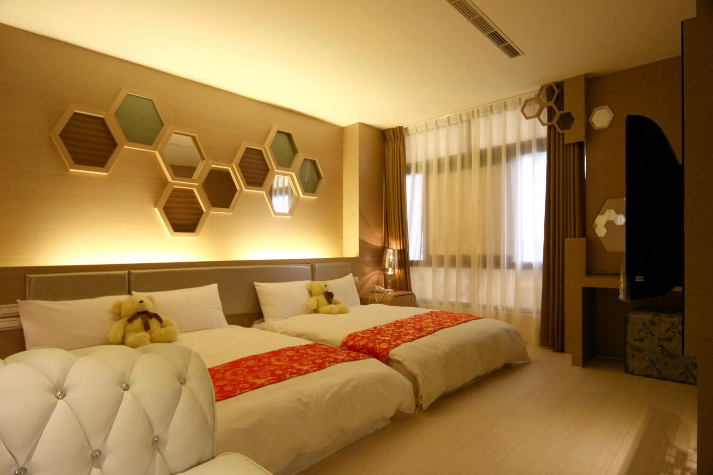 Bedroom, Bed in Tanhui Modern Hotel