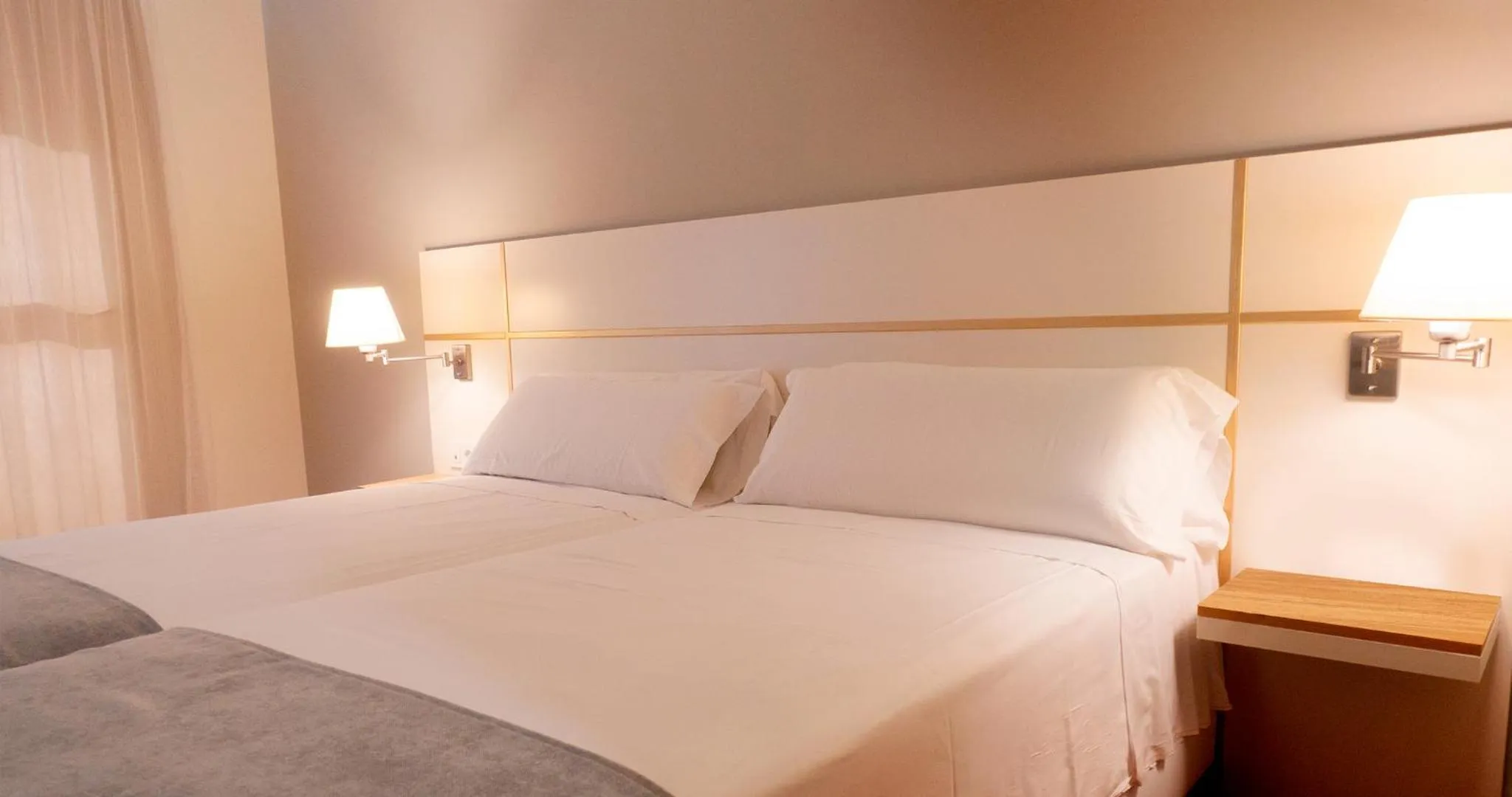 Bed in Hotel Vértice Chipiona Mar