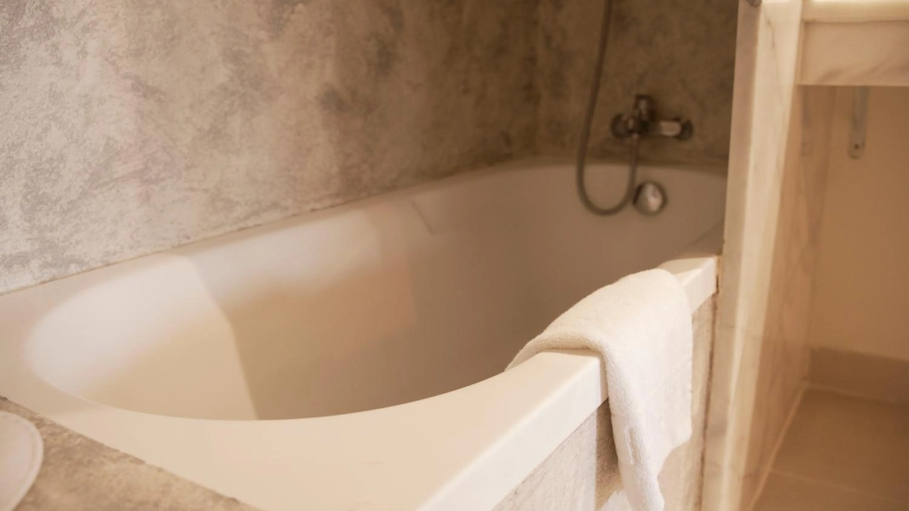 Bath in Hotel Vértice Chipiona Mar