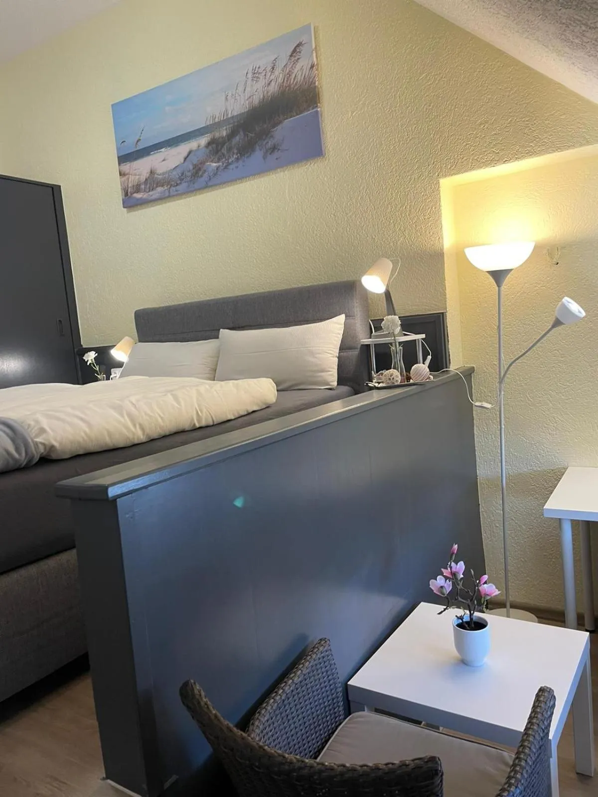 Photo of the whole room, Bed in Varel Bay Hotel