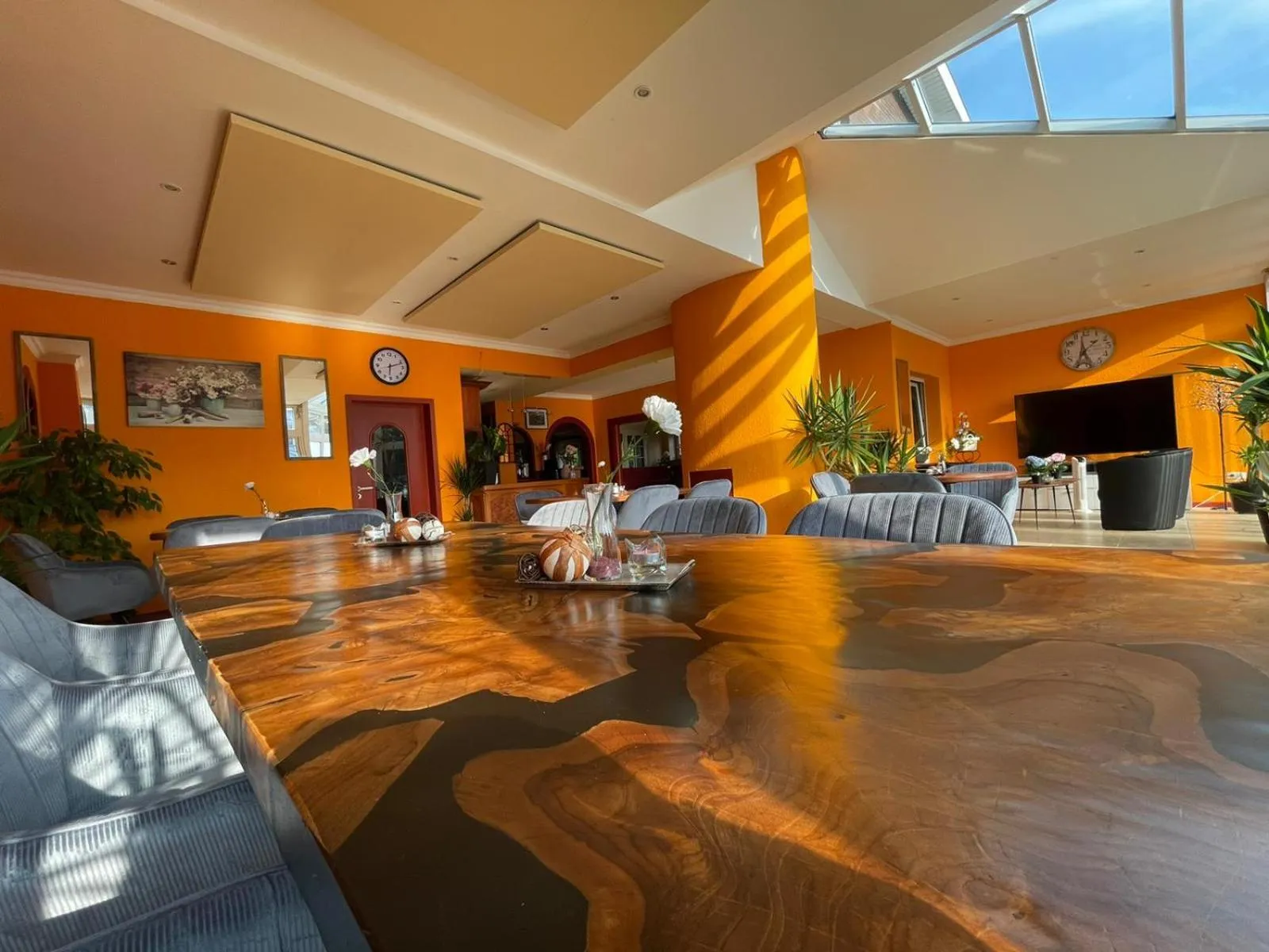 Lobby or reception in Varel Bay Hotel