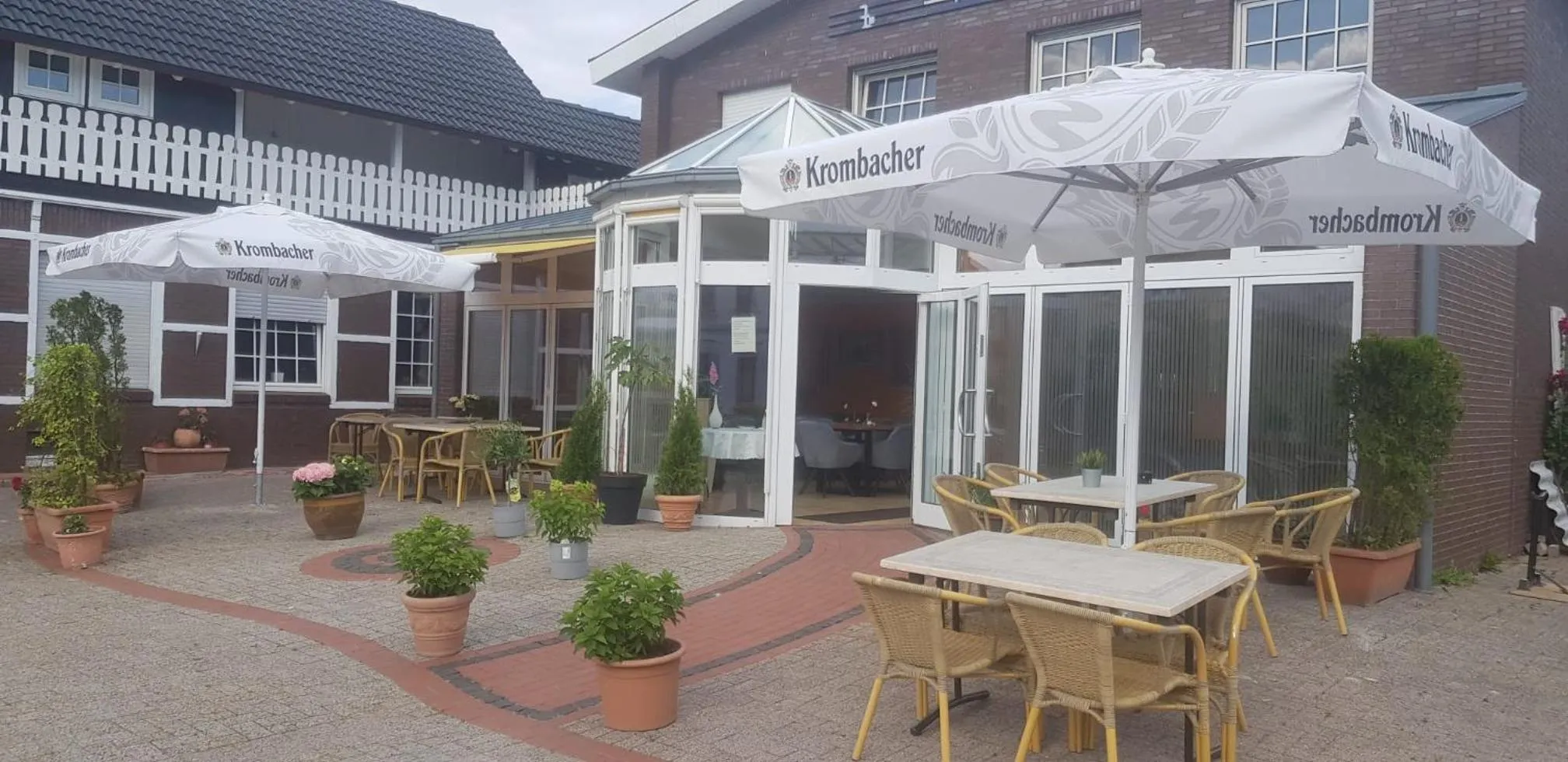 Patio in Varel Bay Hotel