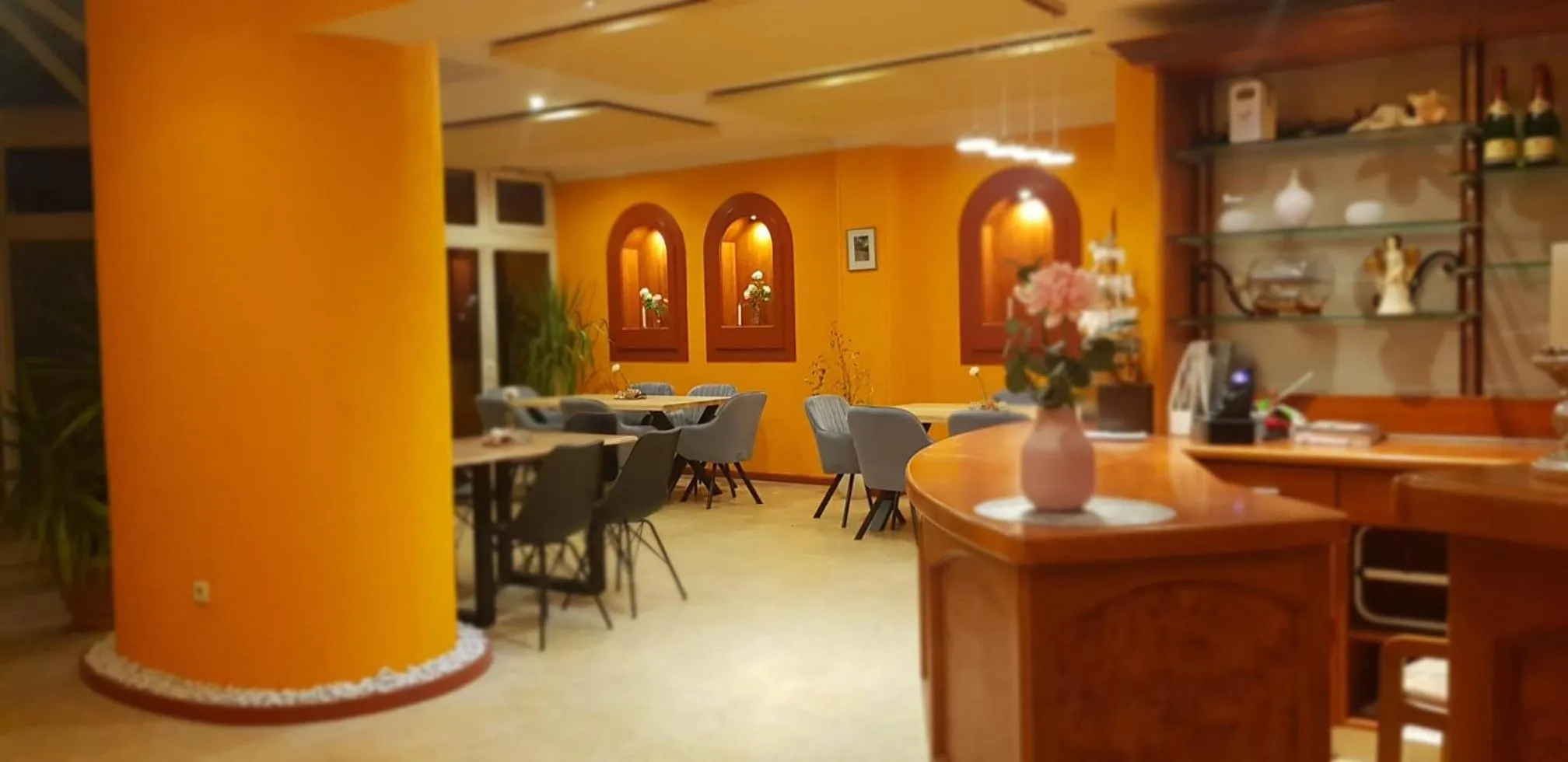 Property building in Varel Bay Hotel