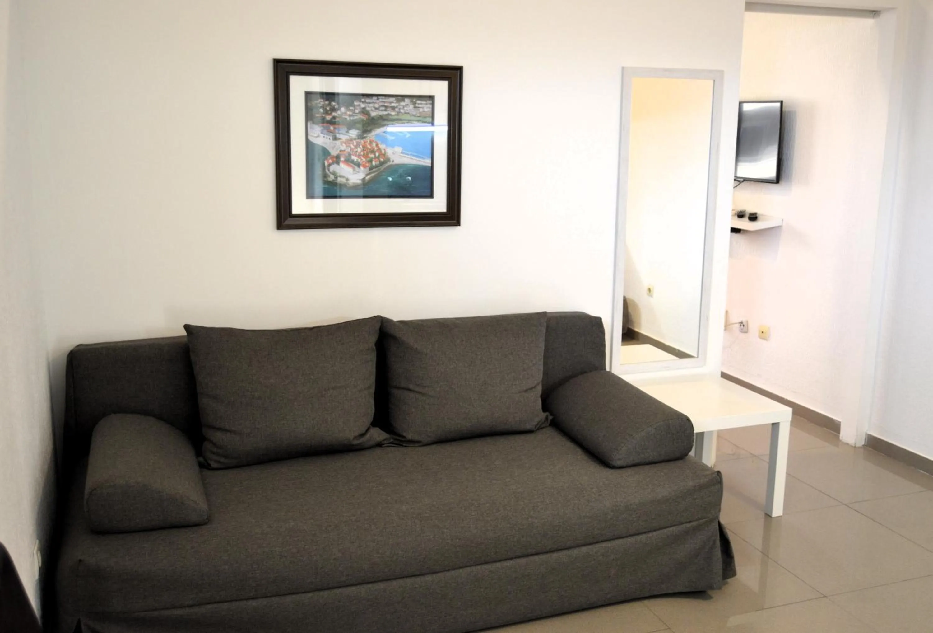 Seating area in Yeshill Apart & Studio