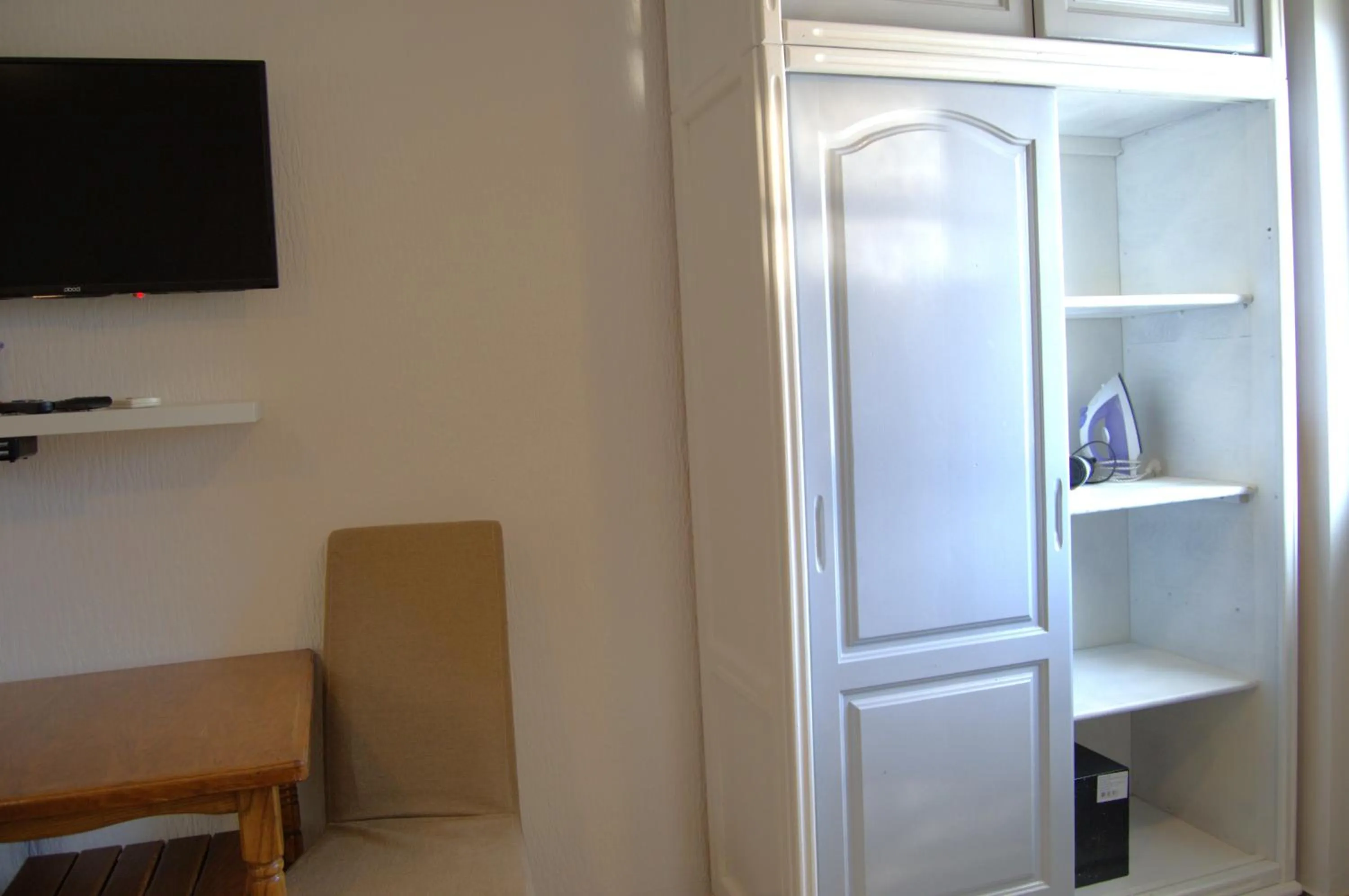 TV and multimedia in Yeshill Apart & Studio