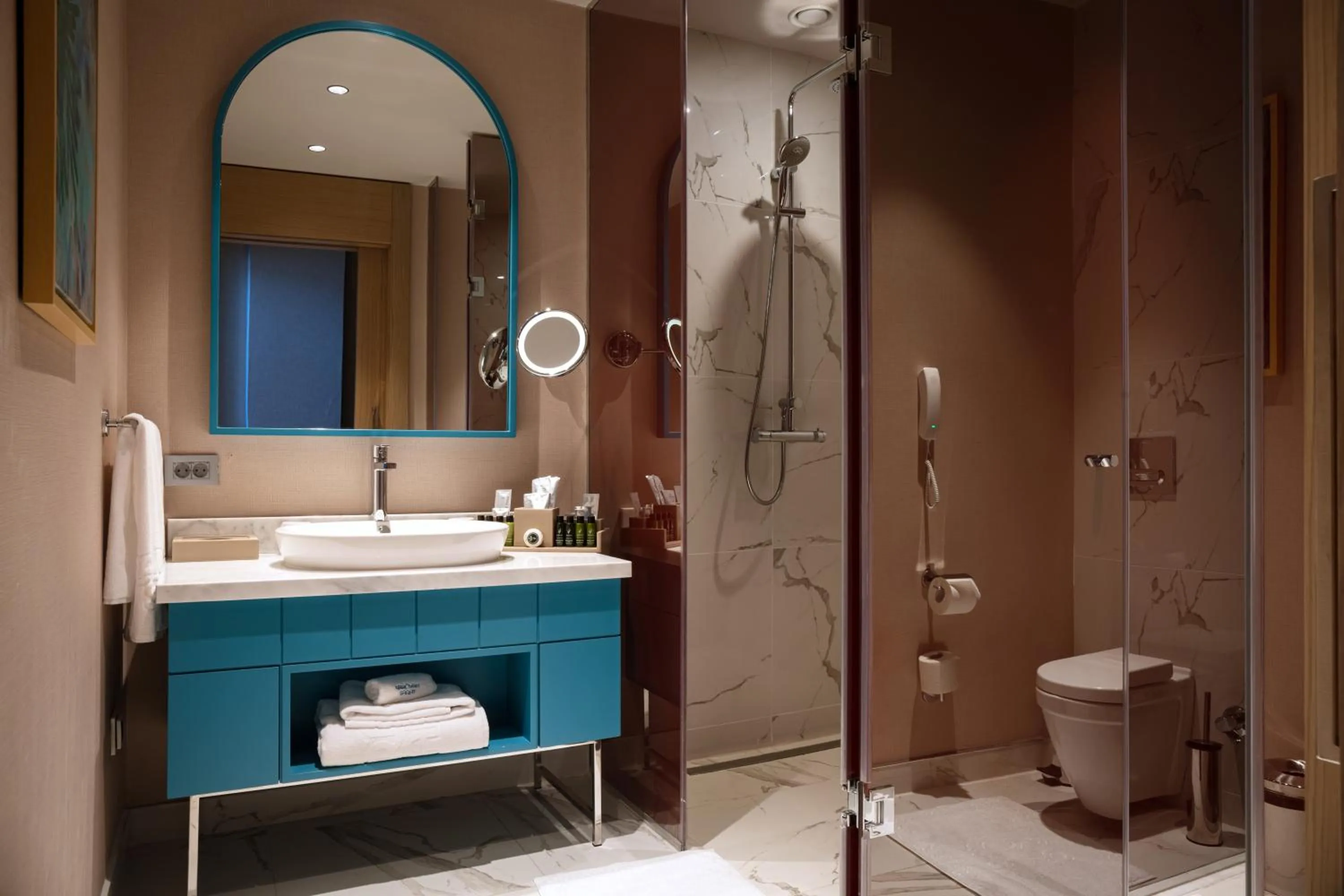 Bathroom in KARAVANSARAY Turkistan Harbour Hotel -FLYING THEATRE ACCESS