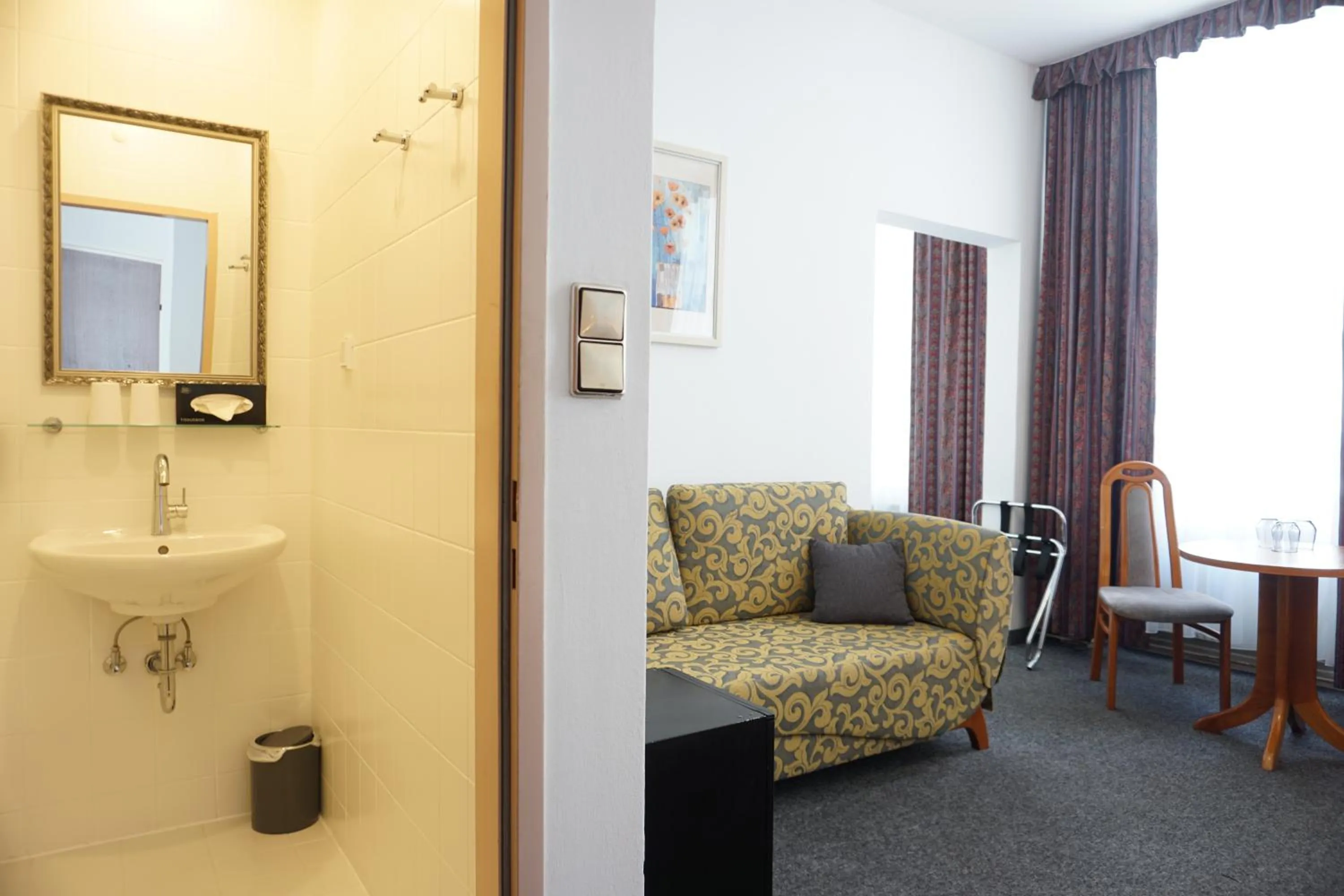 Bathroom in Hotel Pension Lumes - Self Check In