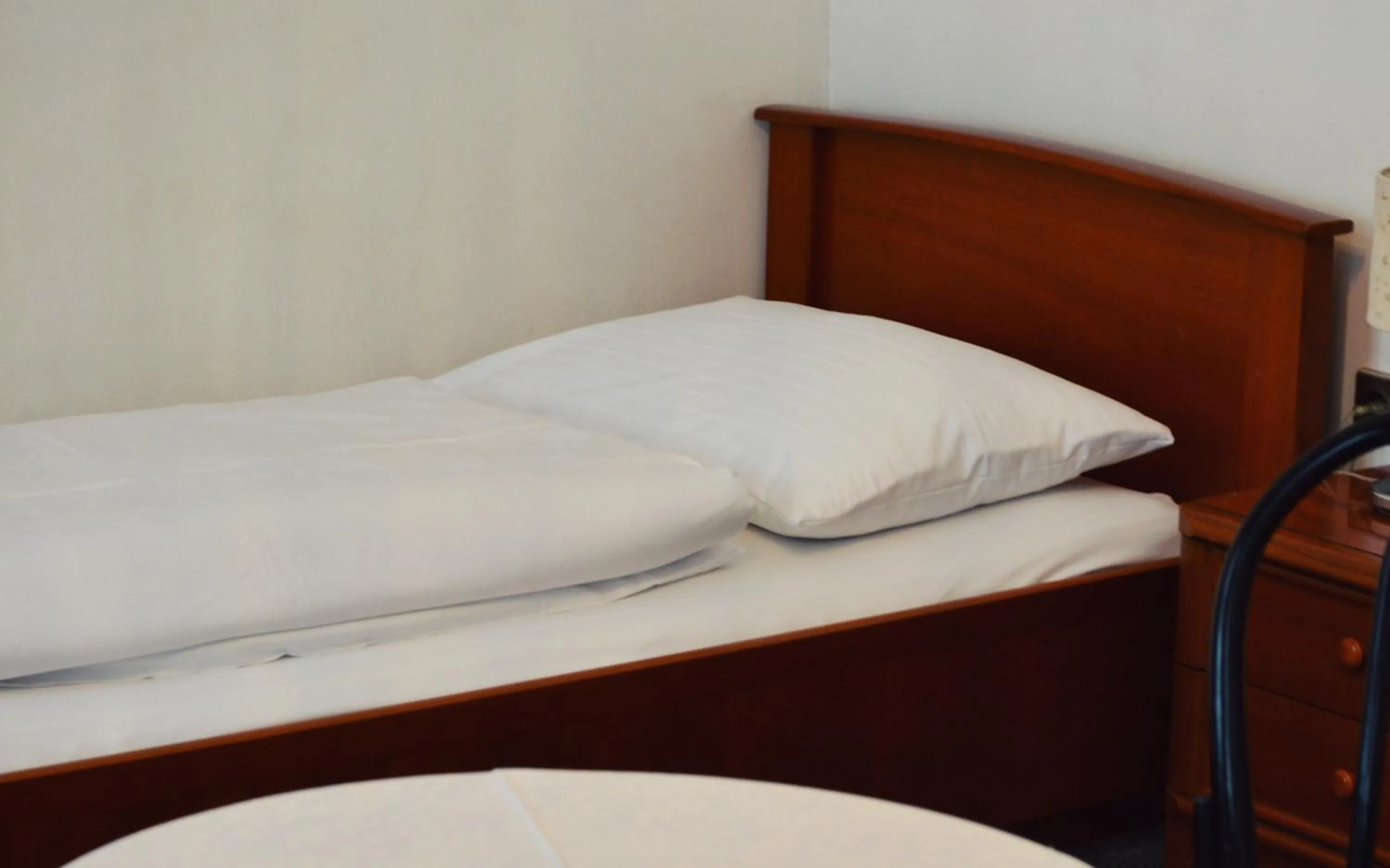 Bed in Hotel Pension Lumes - Self Check In