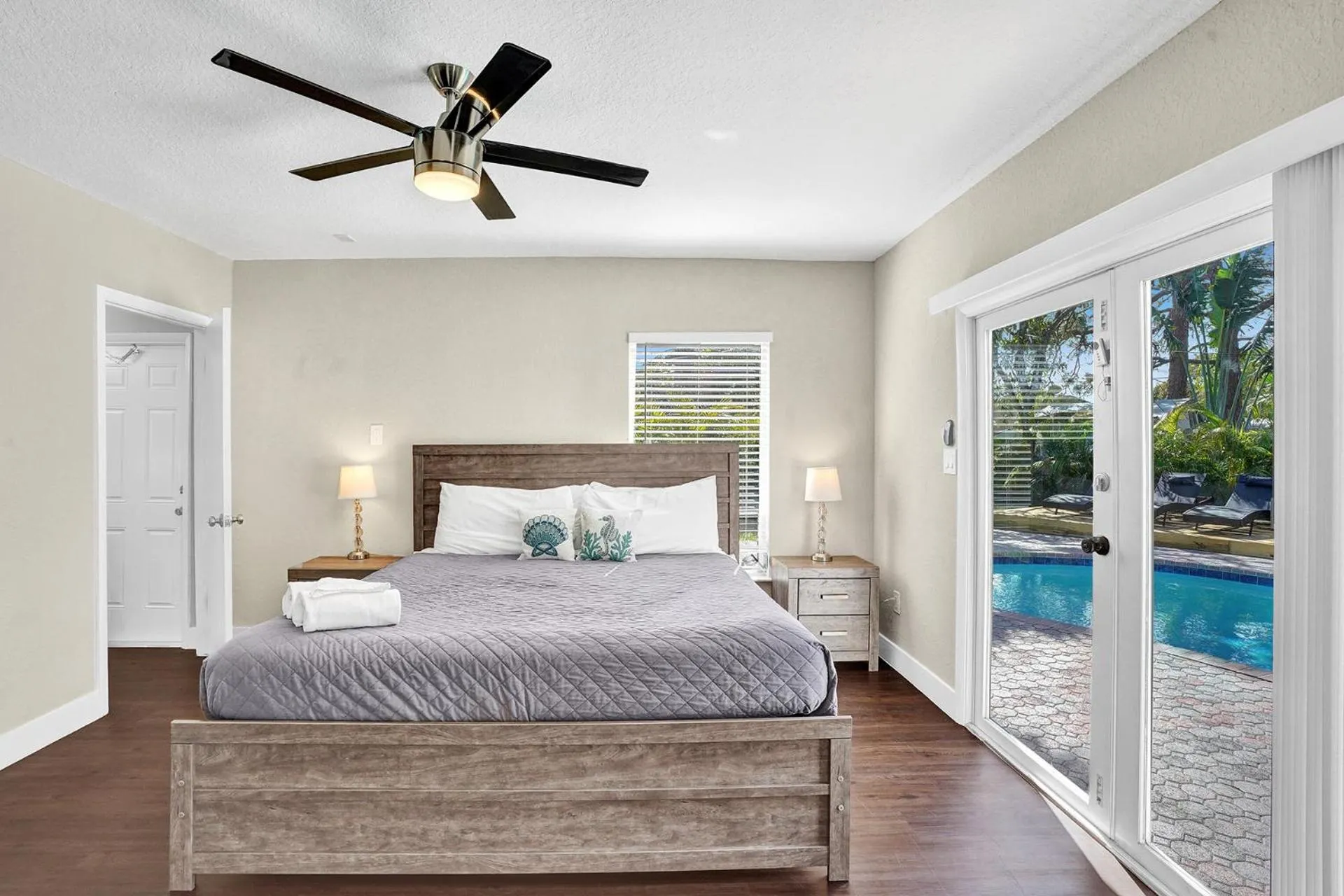 Bed in Pompano Beach House