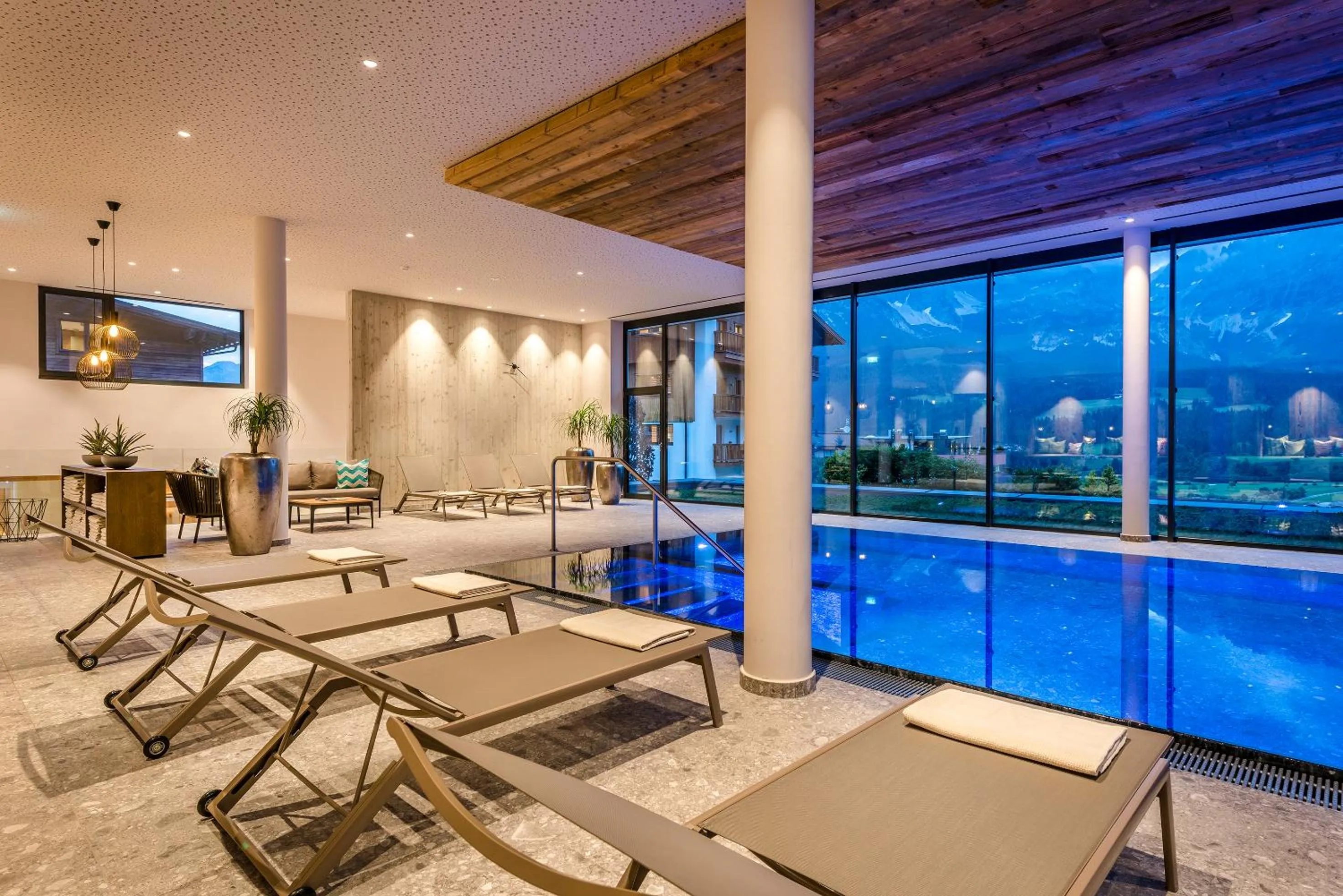 Swimming pool in Hotel Der Bär