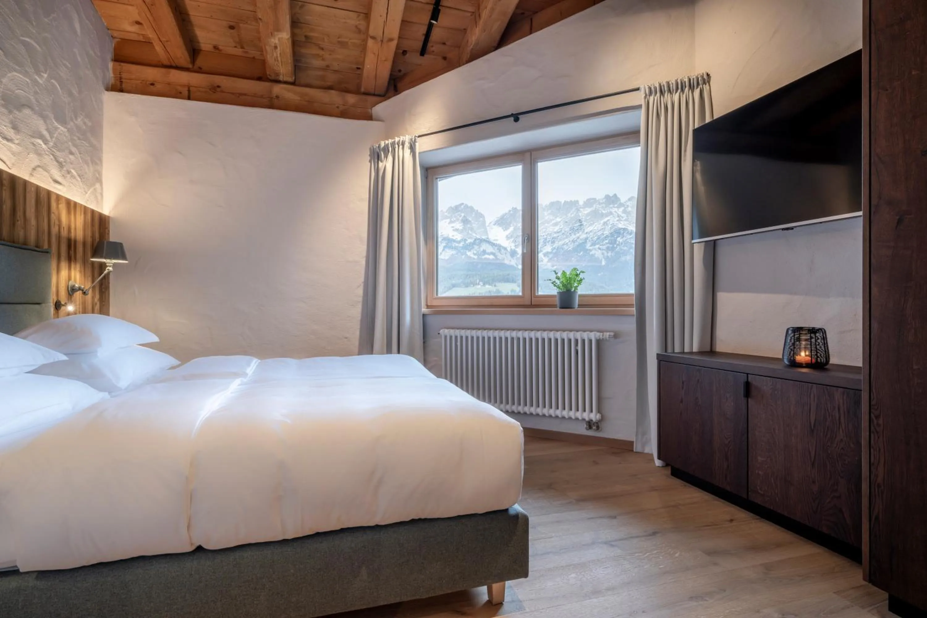 Photo of the whole room, Bed in Hotel Der Bär