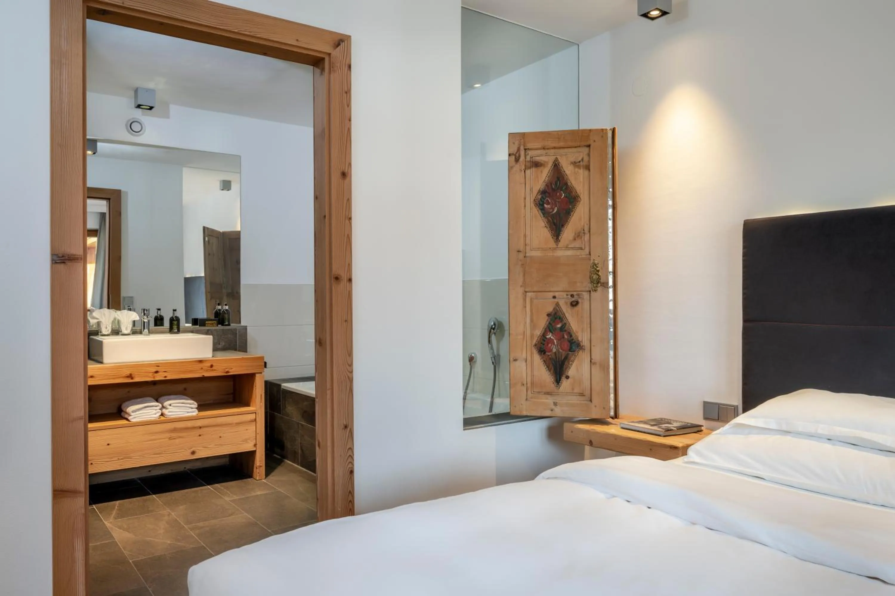 Photo of the whole room, Bed in Hotel Der Bär