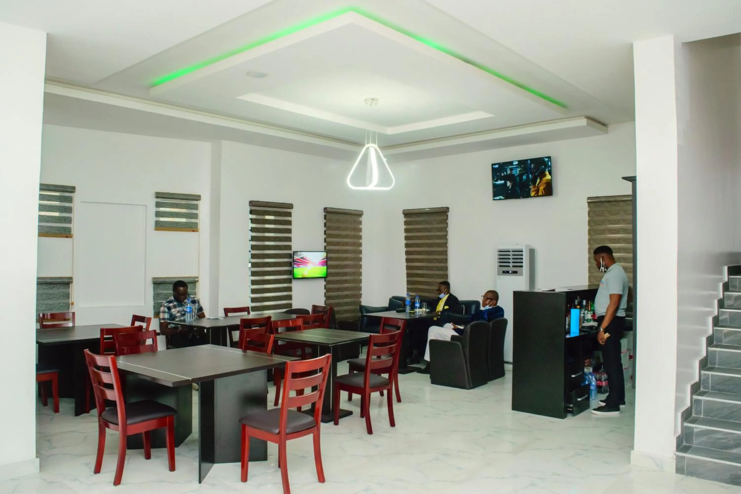 Restaurant/places to eat in Ocean Park Hotel,Lekki phase 1