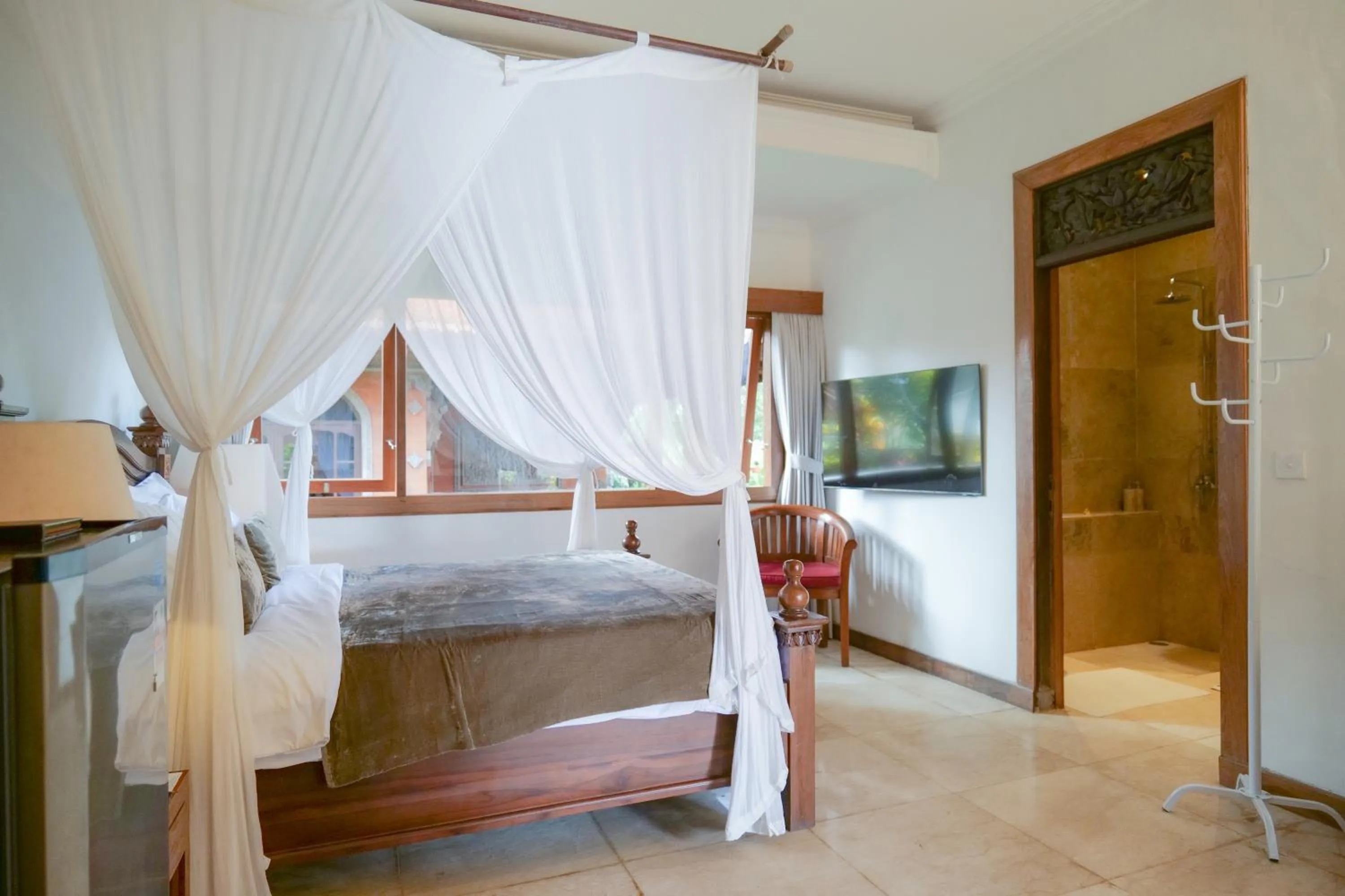 TV and multimedia, Bed in Gayatri