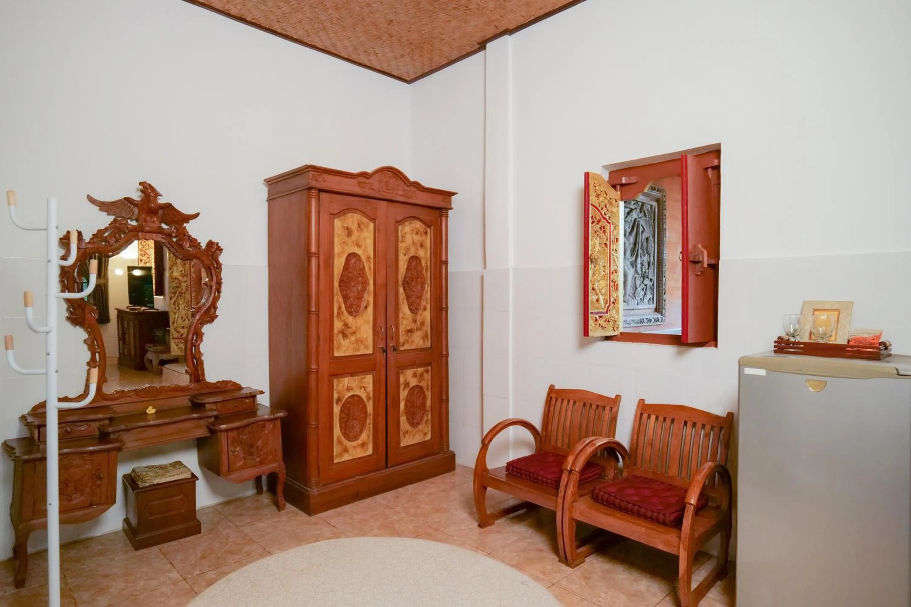 hair dresser in Gayatri