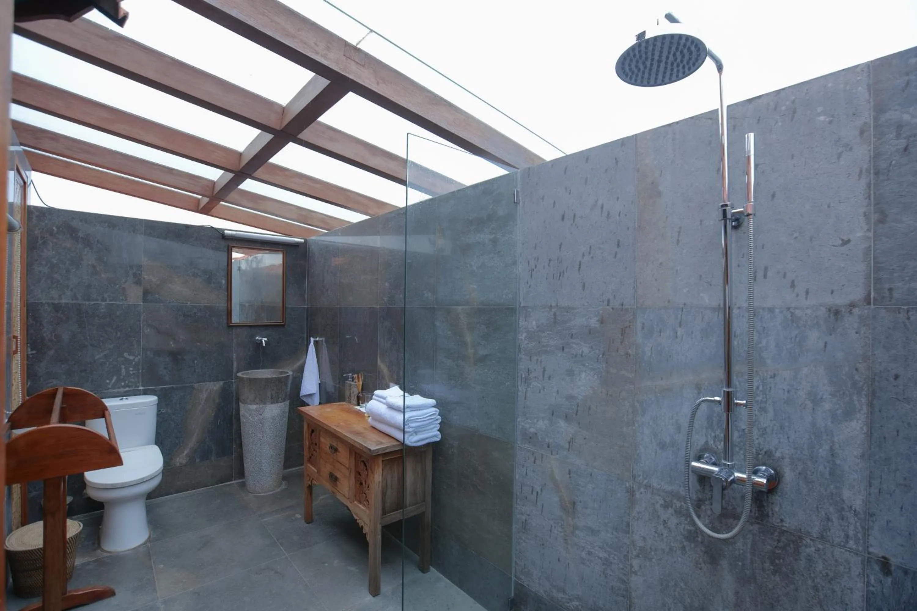 Shower in Gayatri