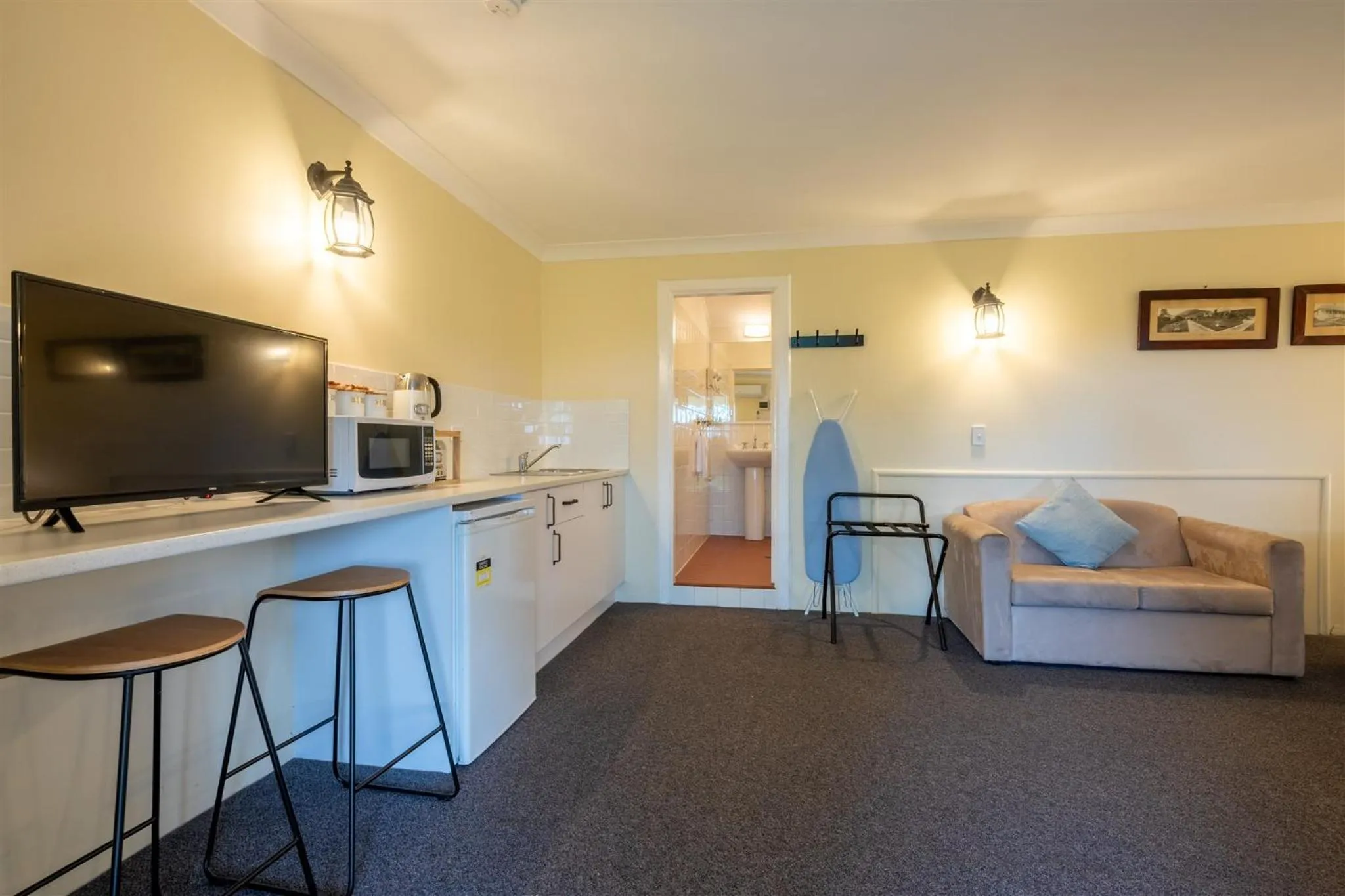 TV and multimedia in Coolangatta Estate Shoalhaven Heads