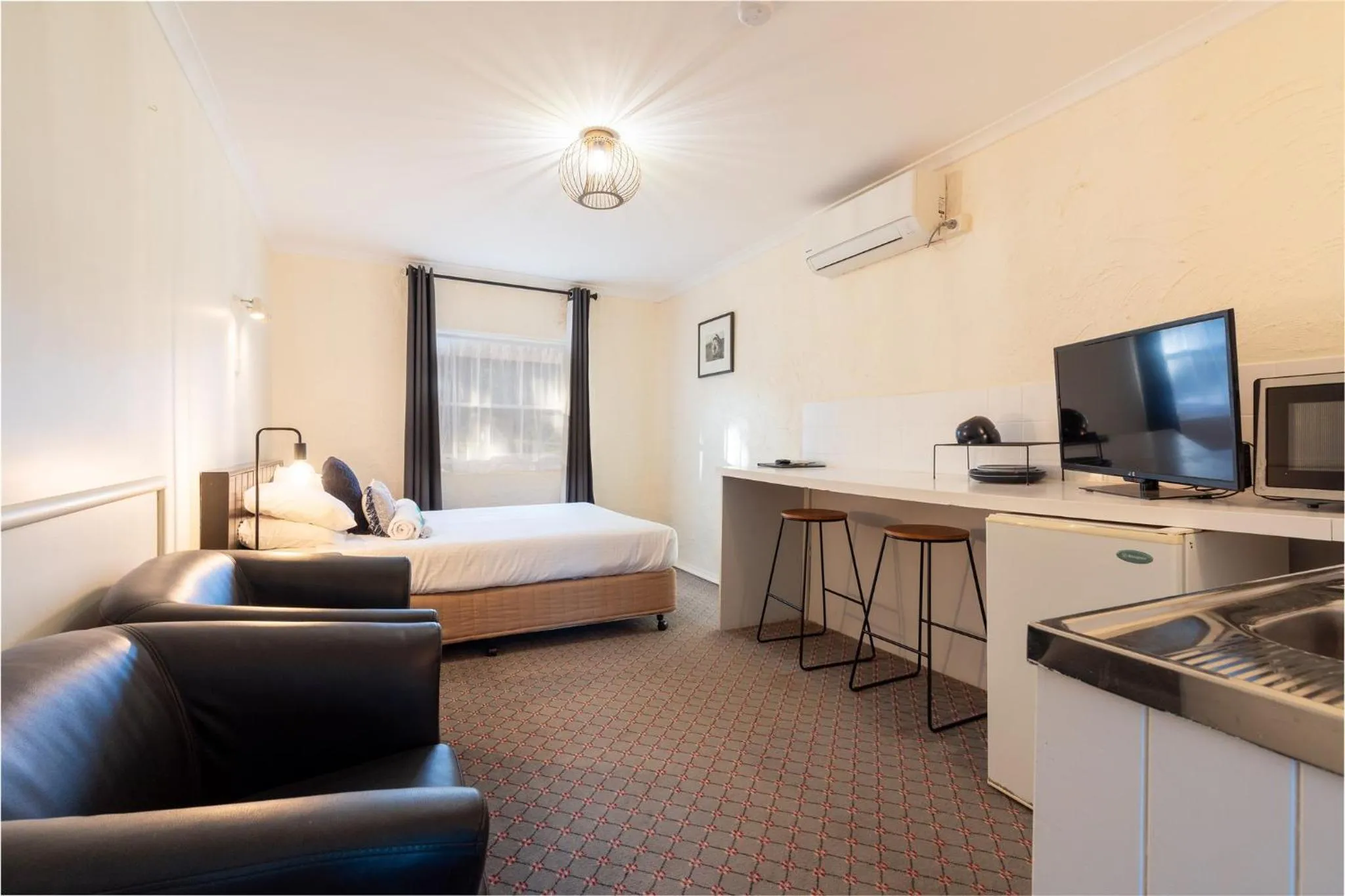 Bed in Coolangatta Estate Shoalhaven Heads