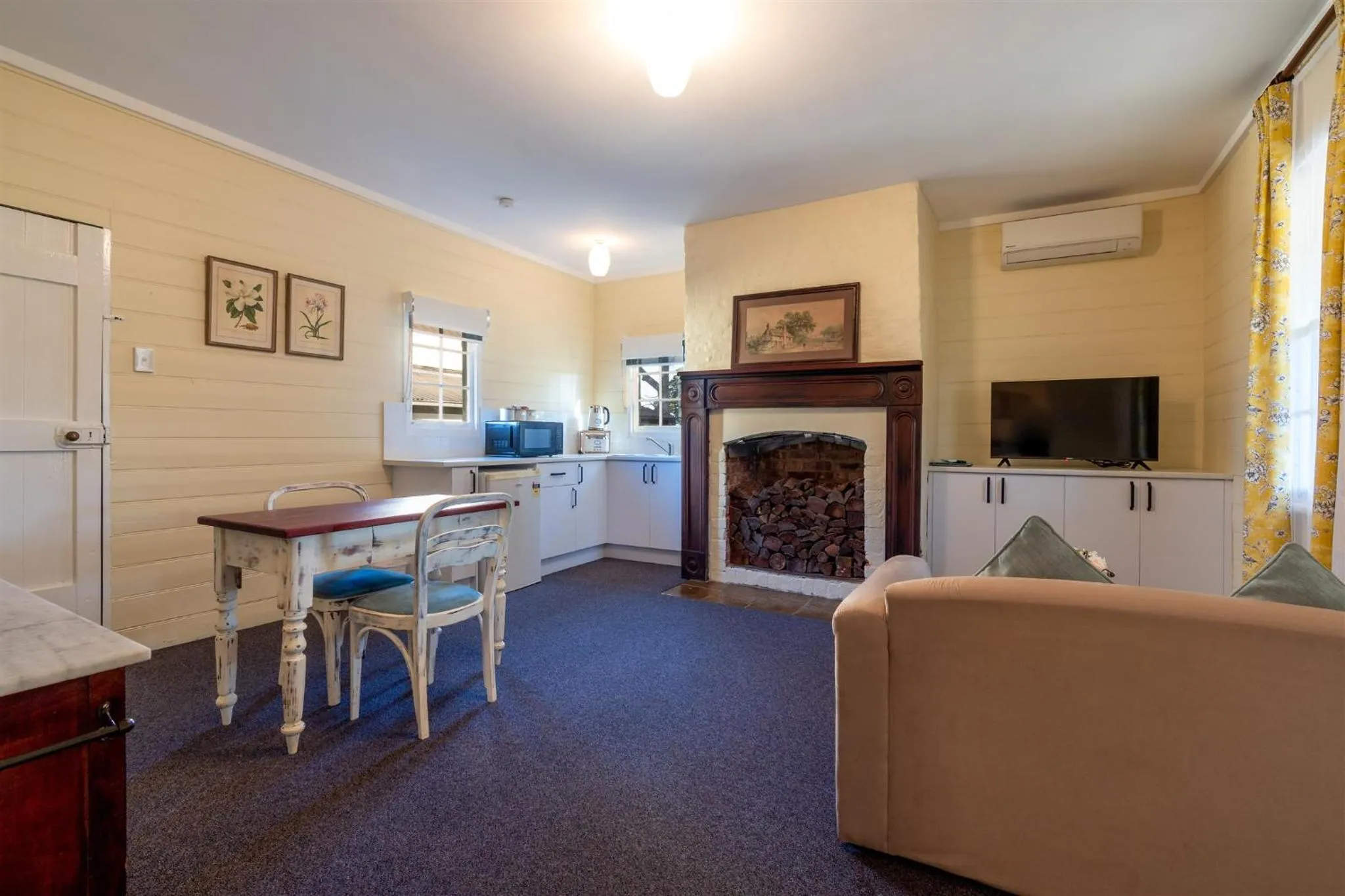 TV and multimedia in Coolangatta Estate Shoalhaven Heads