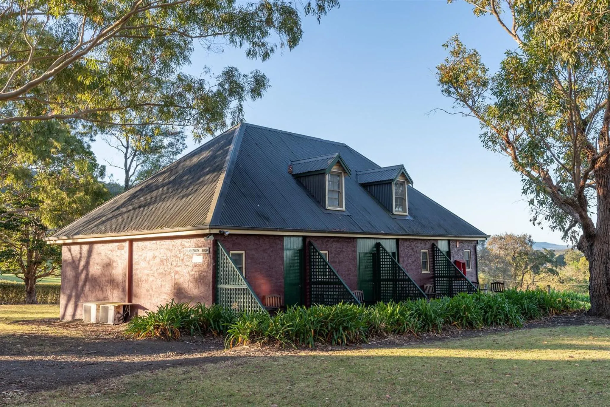 Property building in Coolangatta Estate Shoalhaven Heads