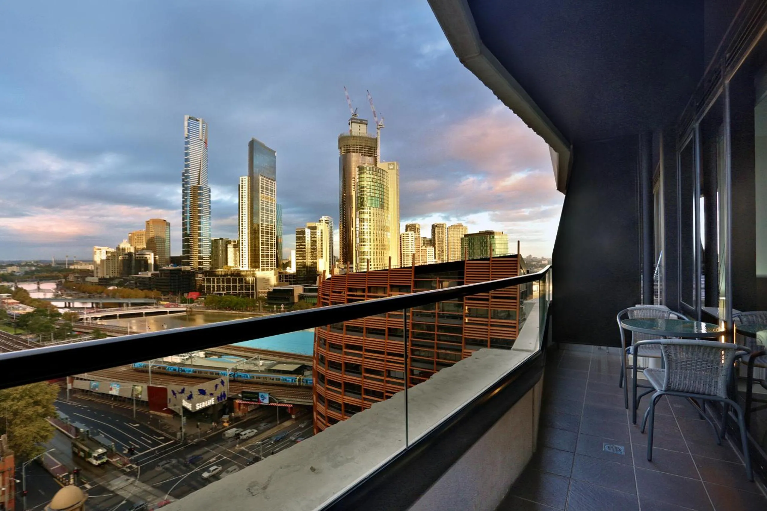 Aura on Flinders Serviced Apartments
