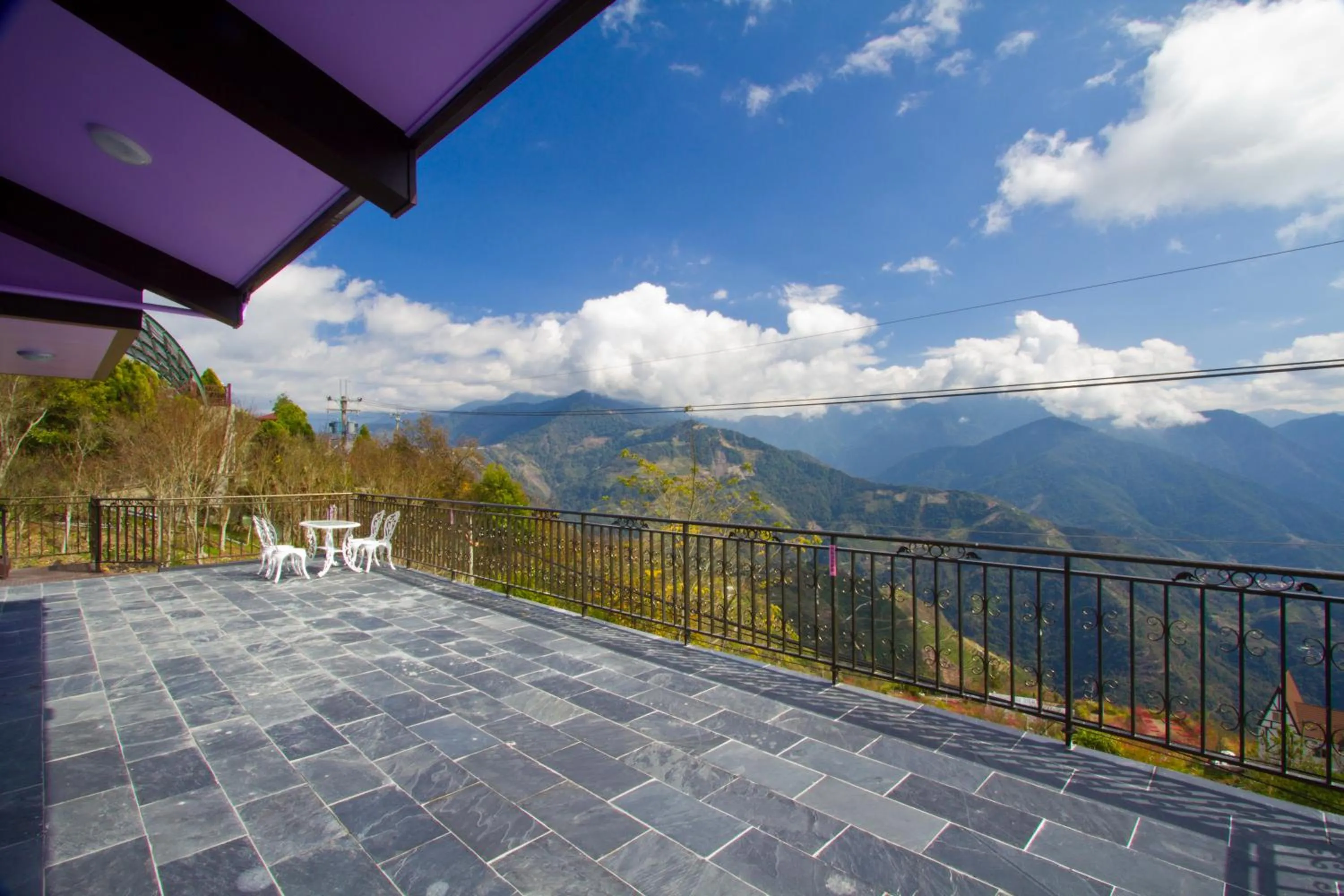 Maple Leave Holiday Villa