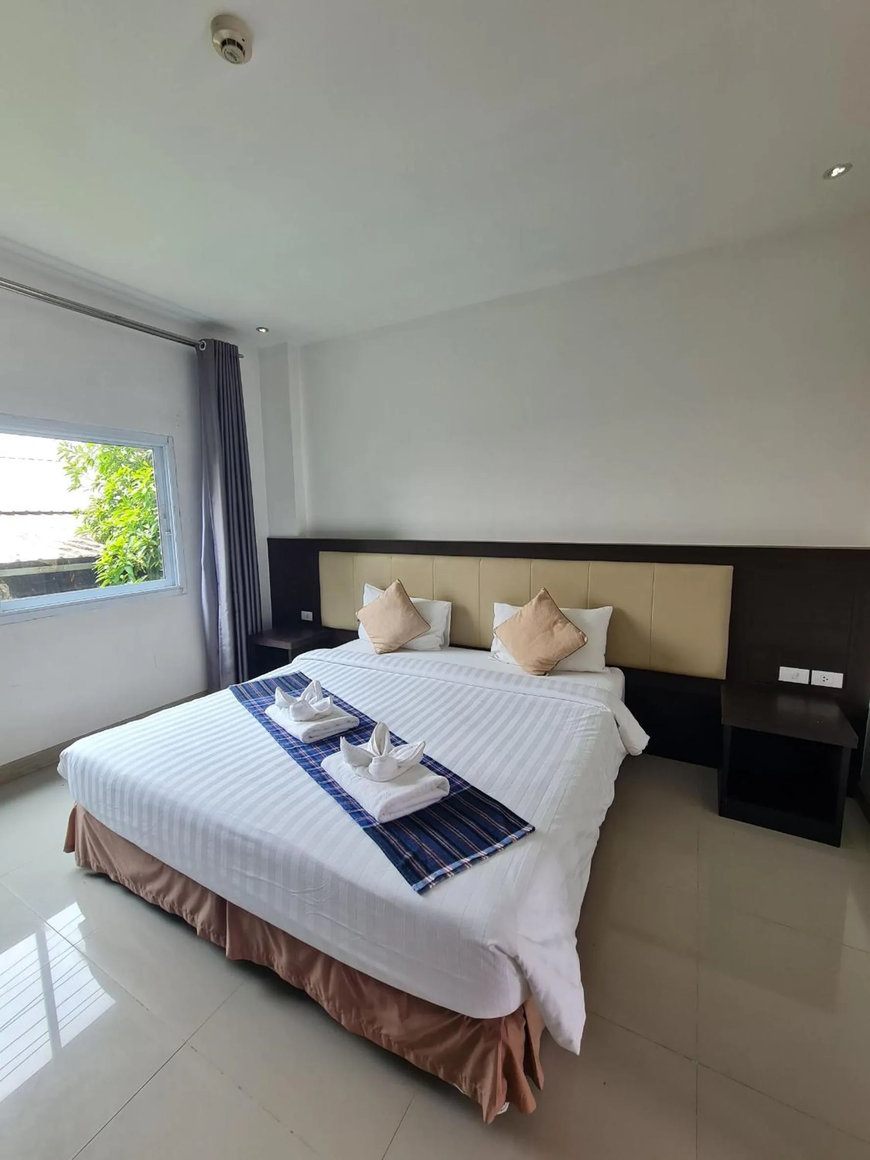 Property building, Bed in Bualinn Resort