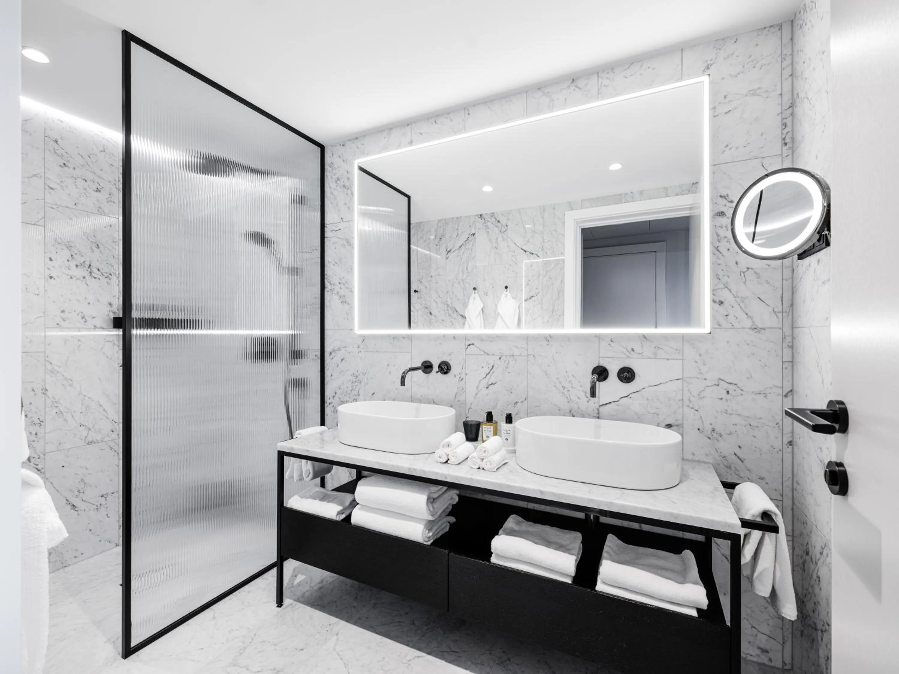 Shower in The Amauris Vienna - Relais & Châteaux