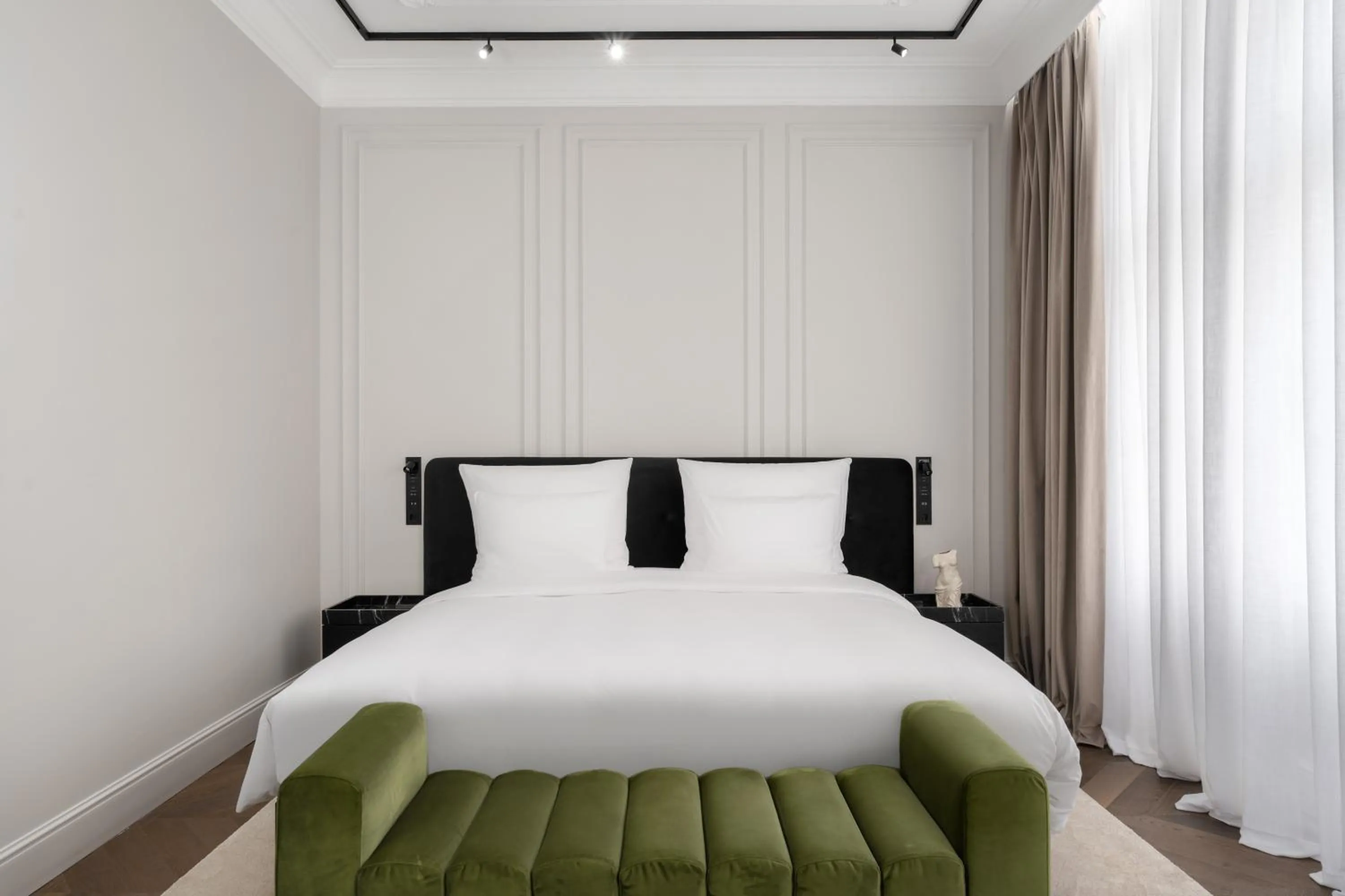 Bed in The Amauris Vienna - Relais & Châteaux