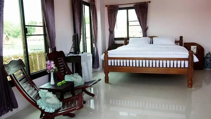 Standard Double Room in Loy Manee House Standard Double Room in Loy Manee House