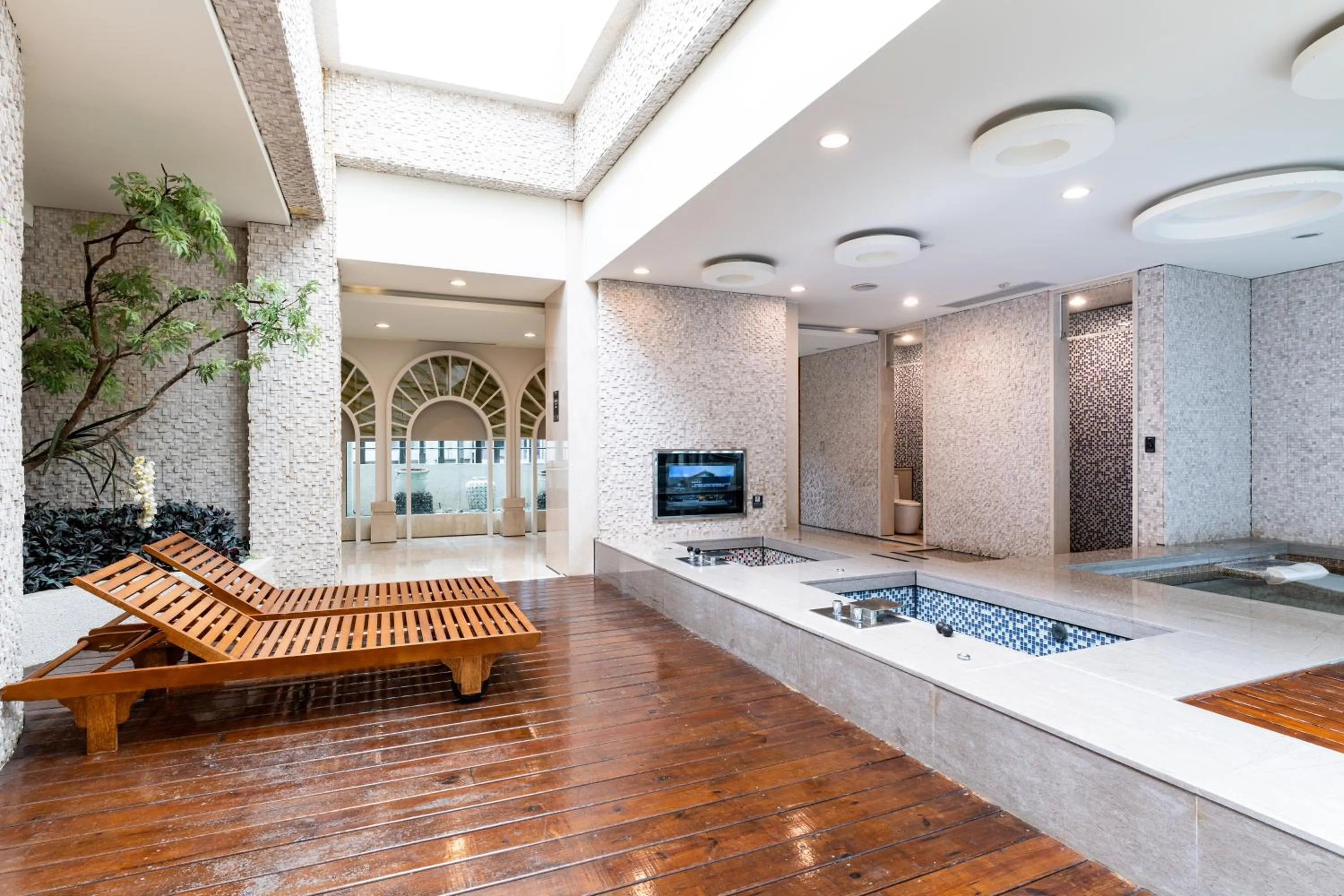 TV and multimedia in OHYA Chain Boutique Motel-Linkou