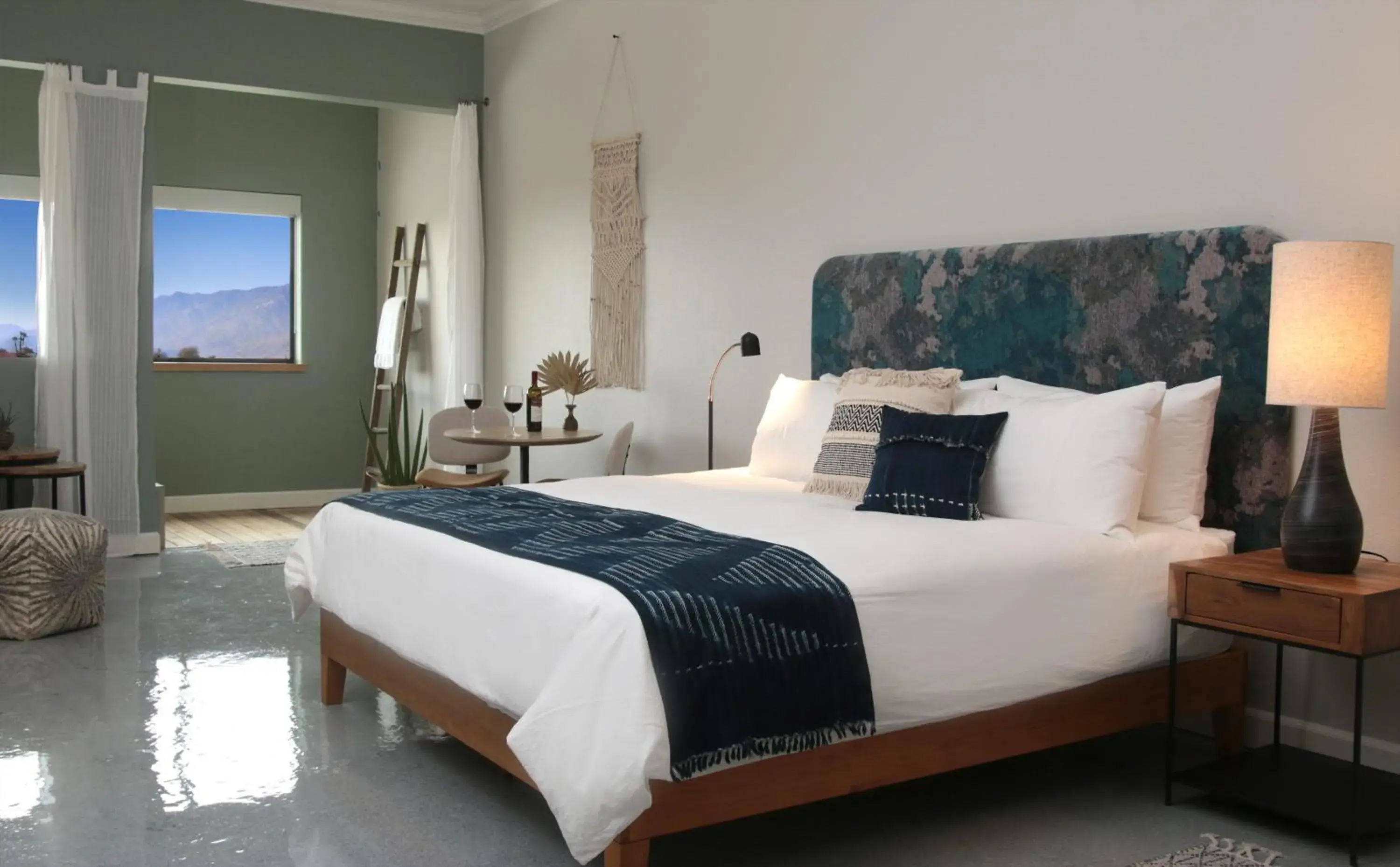 Spa Suite, Mountain View, 2nd Flr King in Azure Palm Hot Springs Spa Suite, Mountain View, 2nd Flr King in Azure Palm Hot Springs