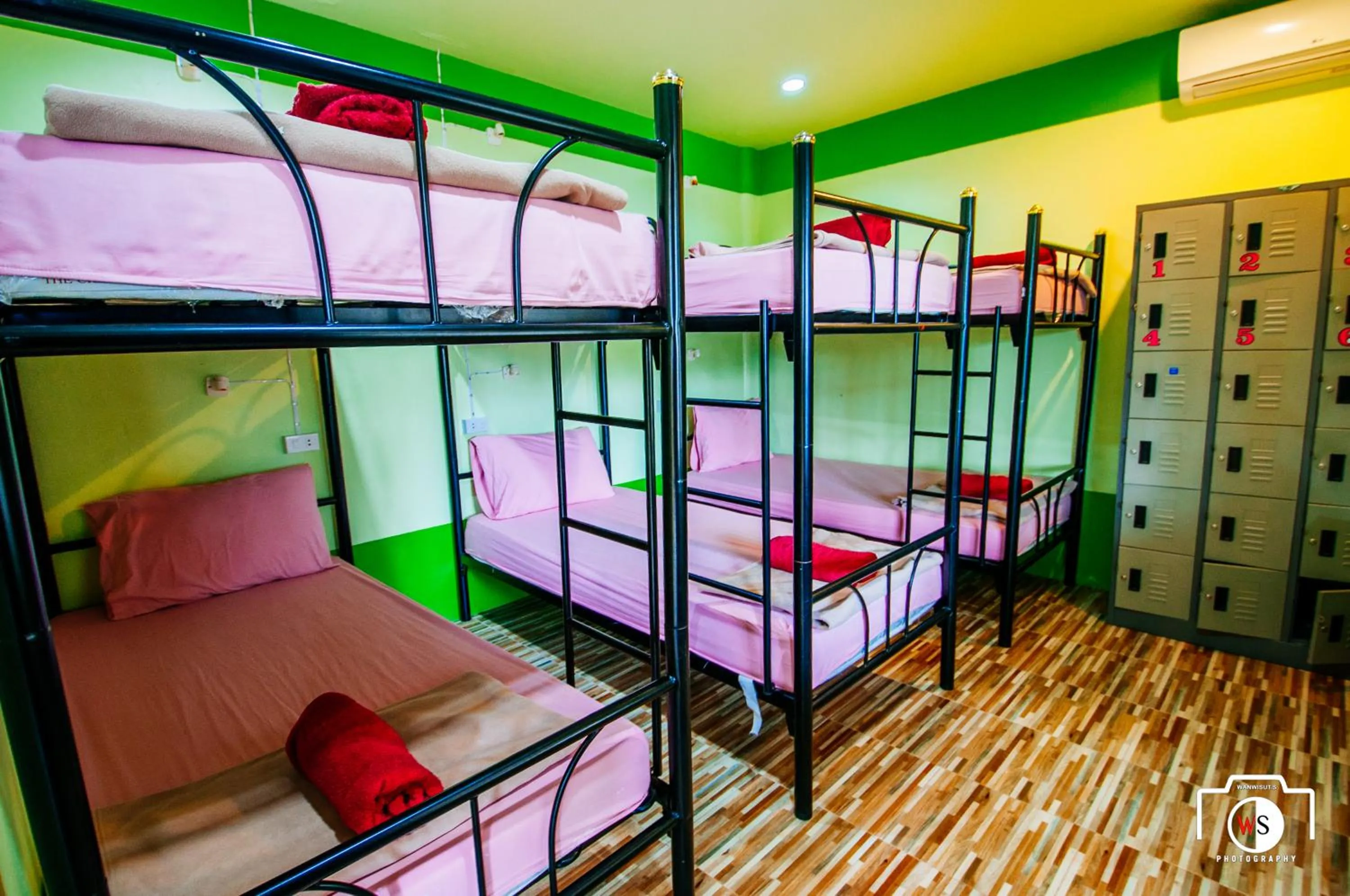 bunk bed, Bed in Venus Resort