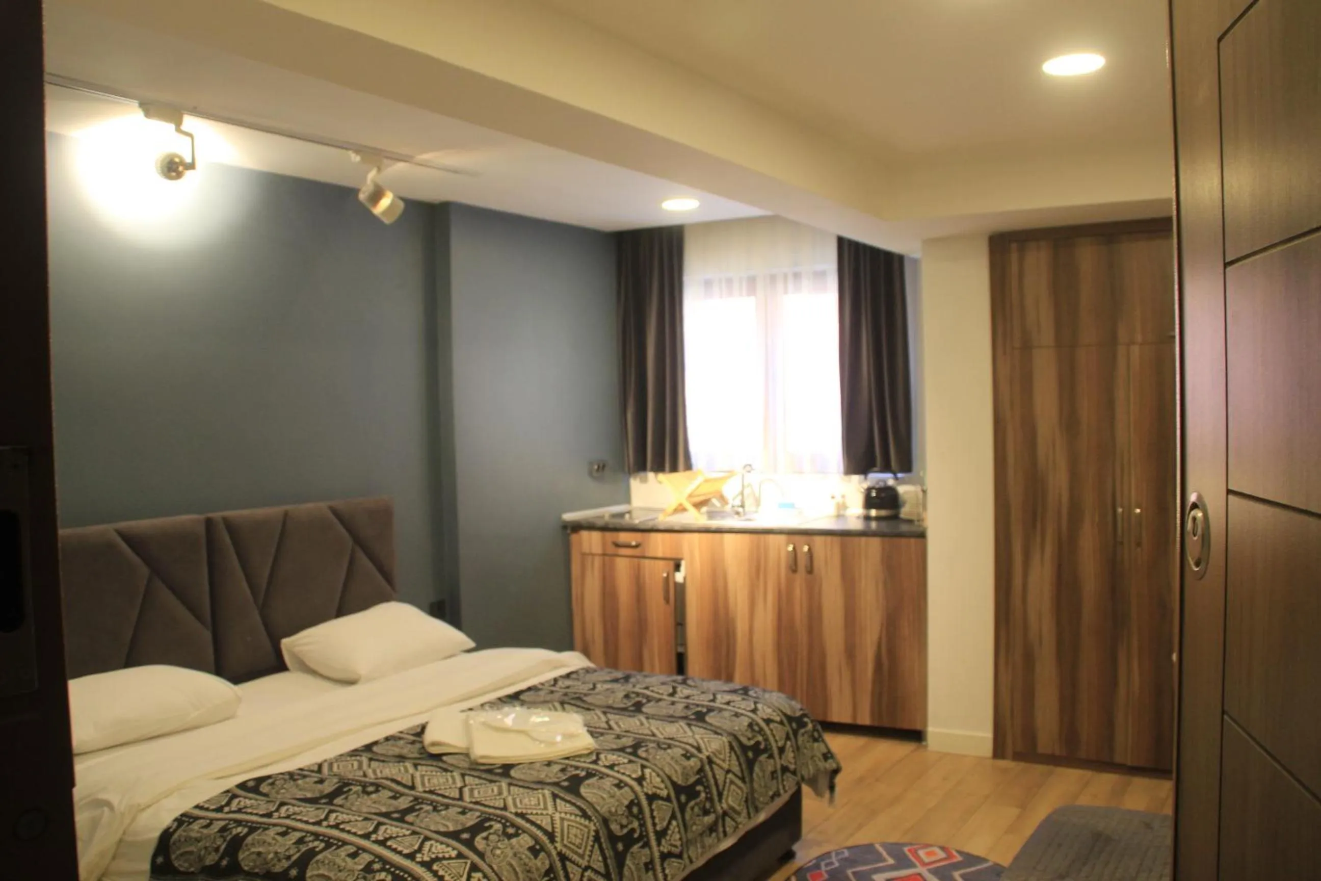 Kitchen or kitchenette, Bed in Istanbul Hub Flats