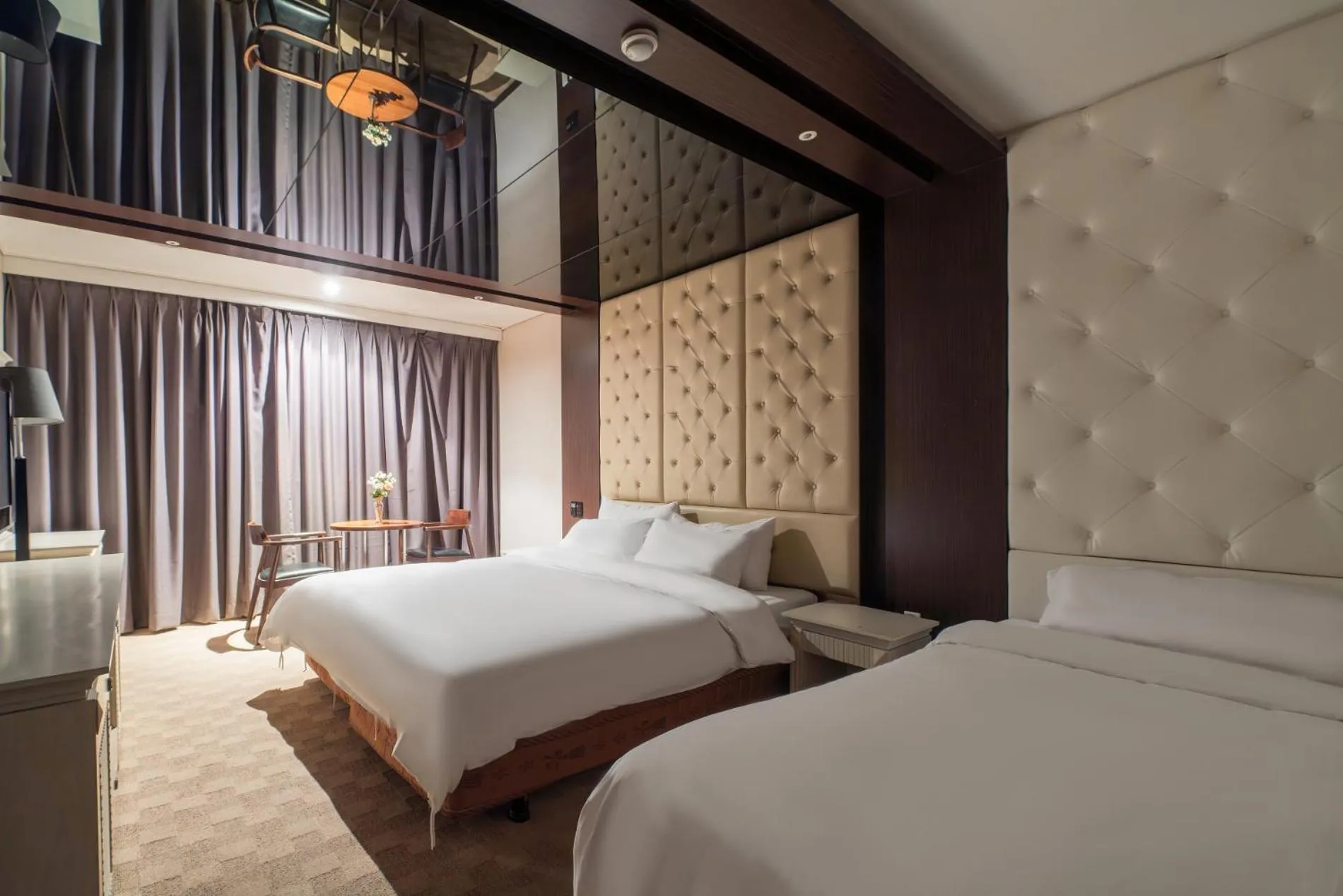 Bed in Hotel Aqua Palace