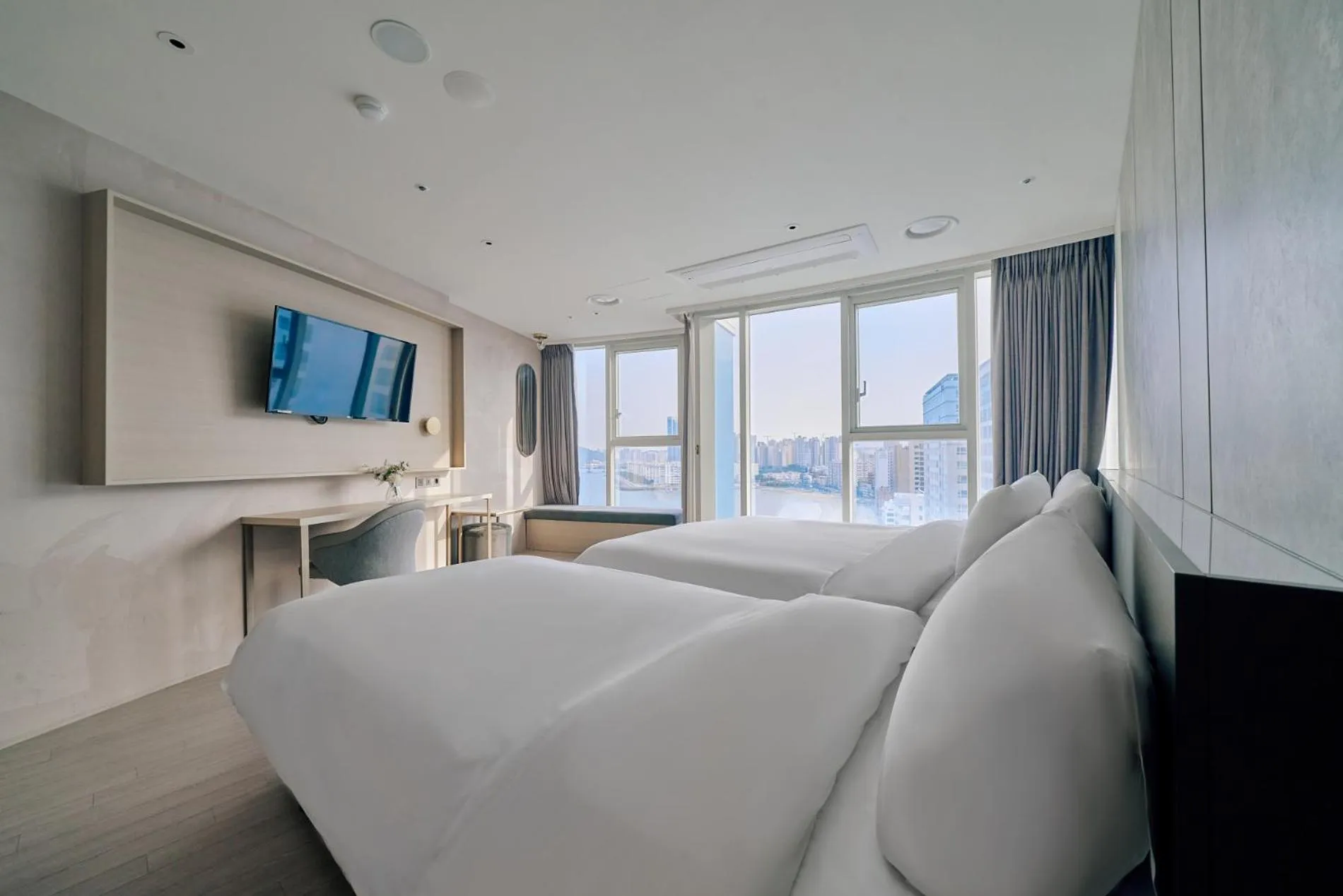 Bed in Hotel Aqua Palace