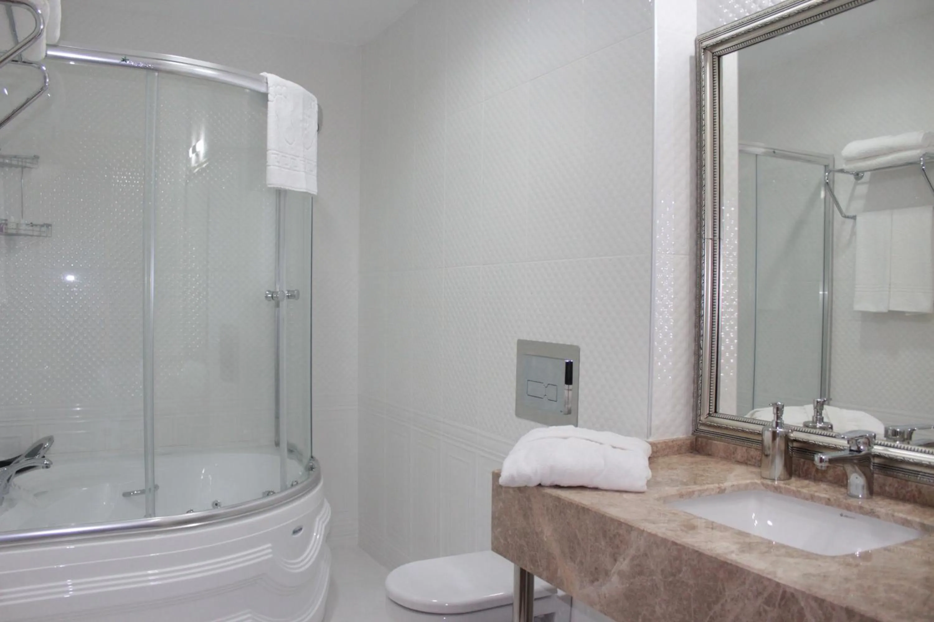 Toilet in Grand Karot Hotel