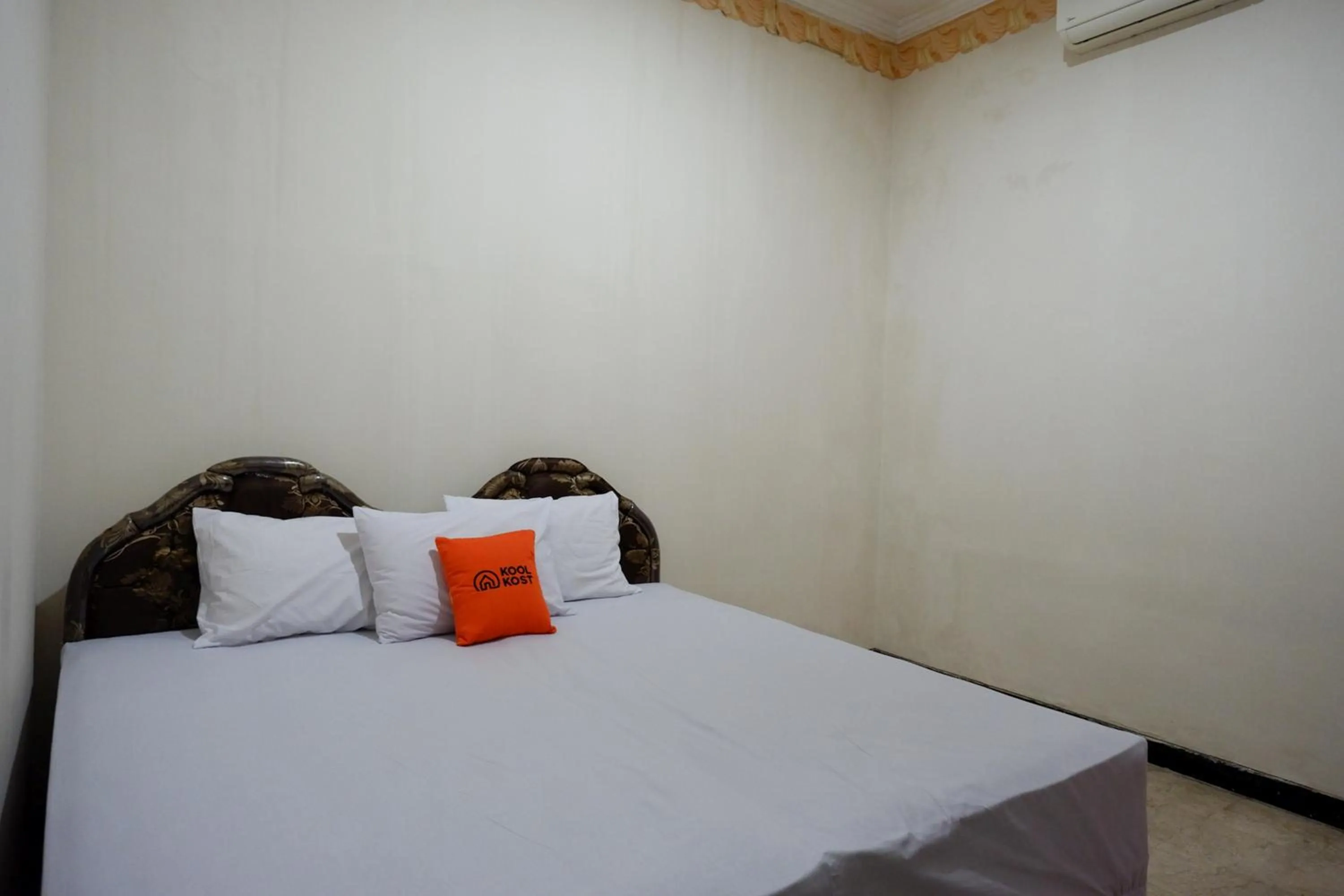 Bedroom in KoolKost near Kawasan Simpang Lima Semarang