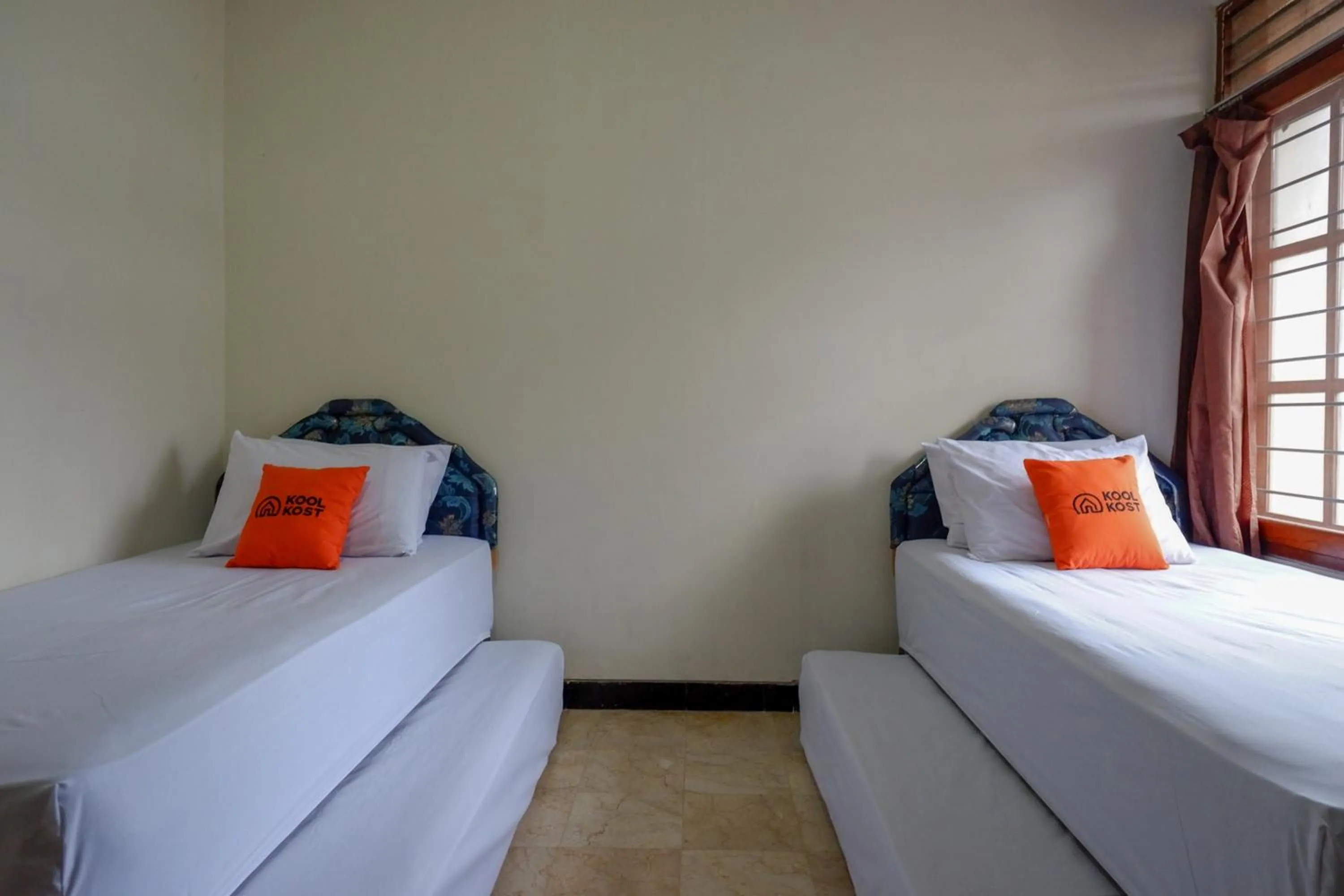 Photo of the whole room in KoolKost near Kawasan Simpang Lima Semarang