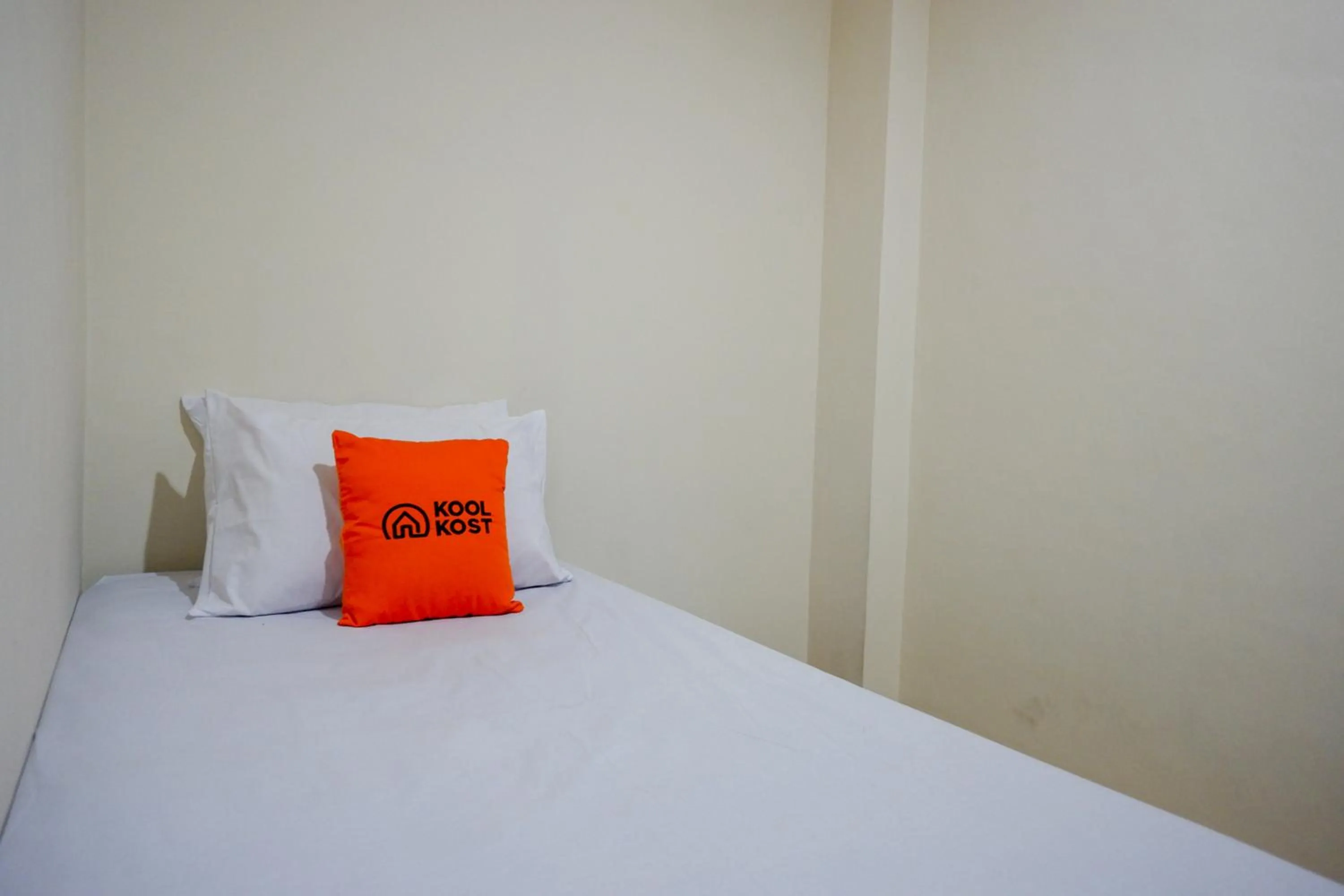 Bedroom in KoolKost near Kawasan Simpang Lima Semarang