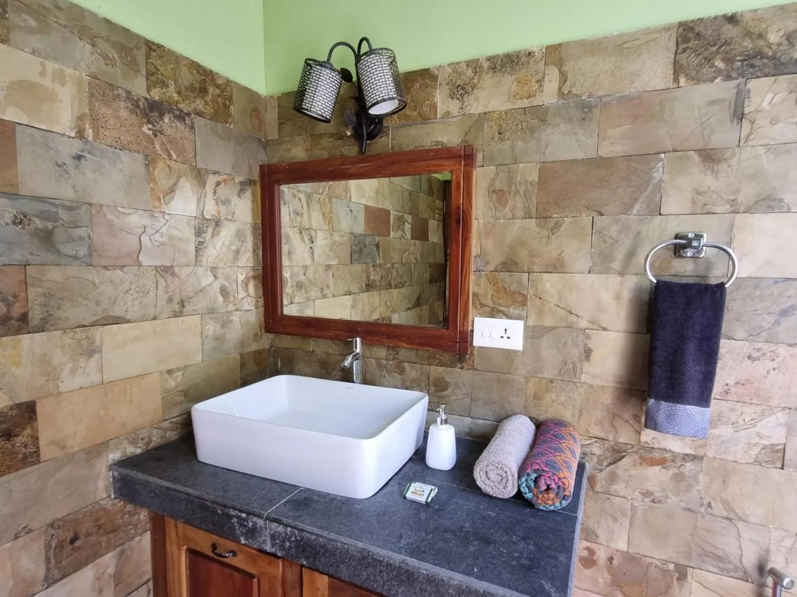 Bathroom in Mandaram villas