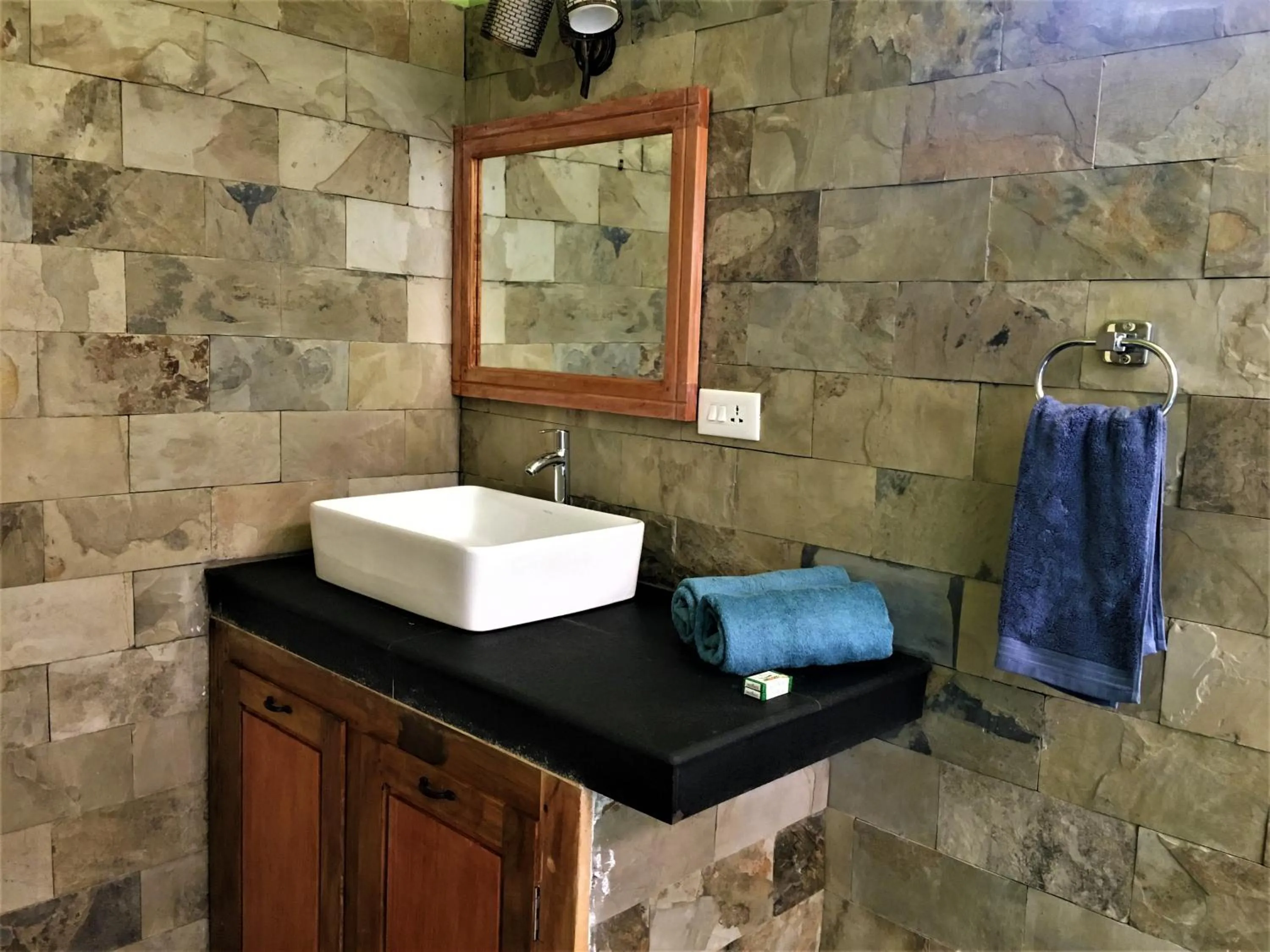 Bathroom in Mandaram villas