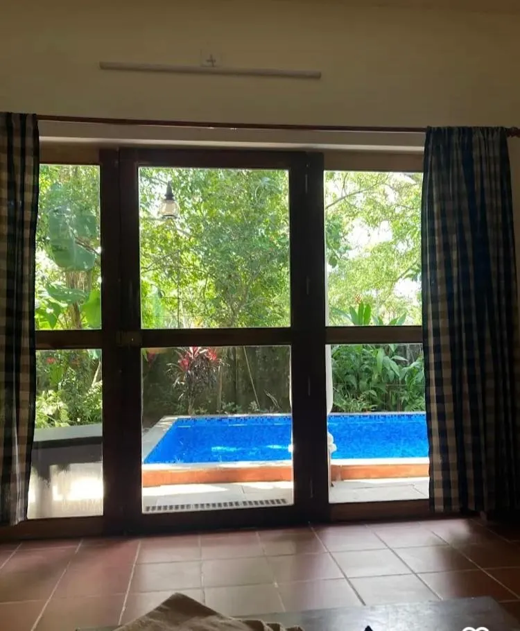 Swimming pool in Mandaram villas