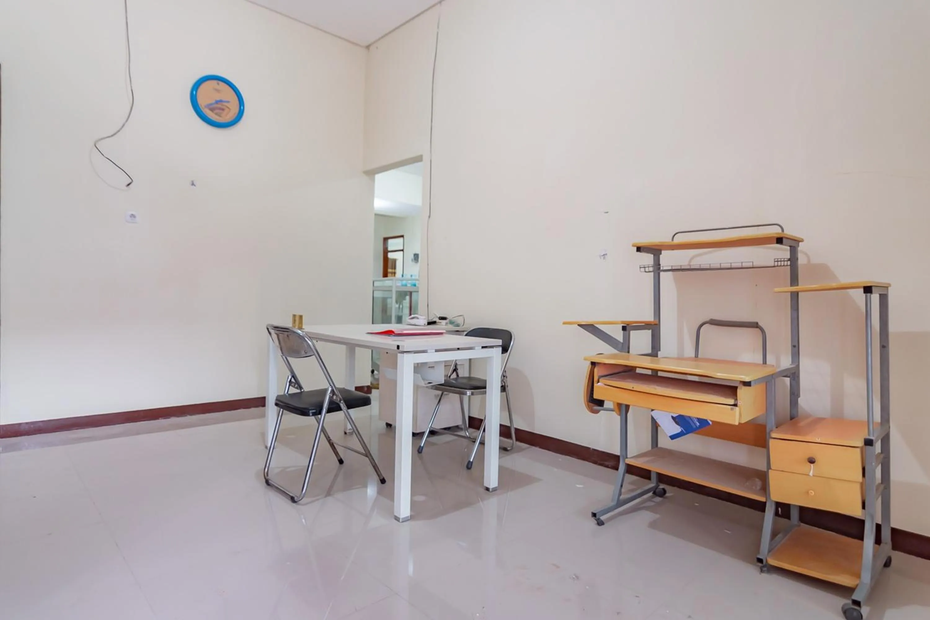 Lobby or reception in The Lima Guest House Syariah Mitra RedDoorz