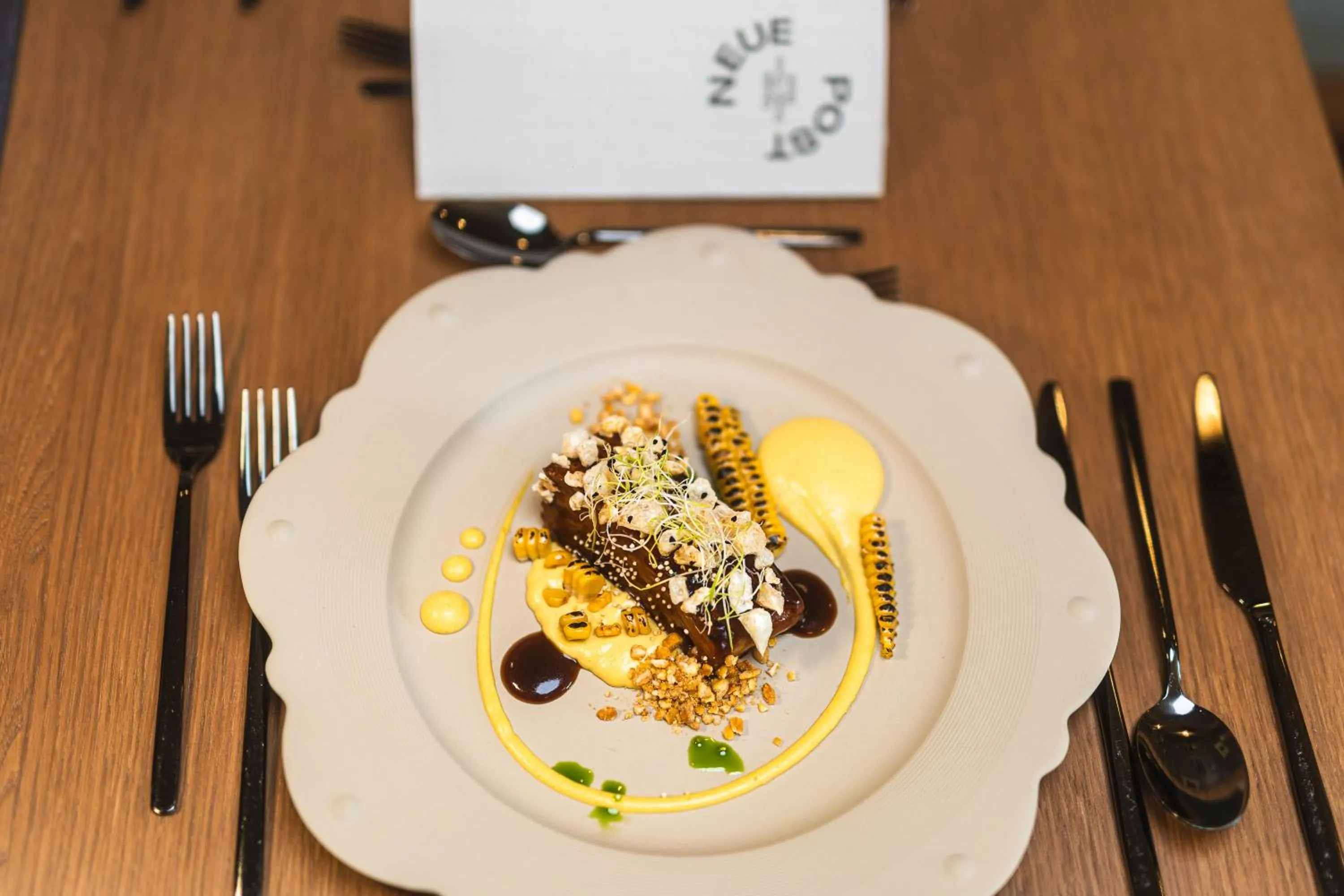 Food in Upside Down Town Hotel-Neue Post