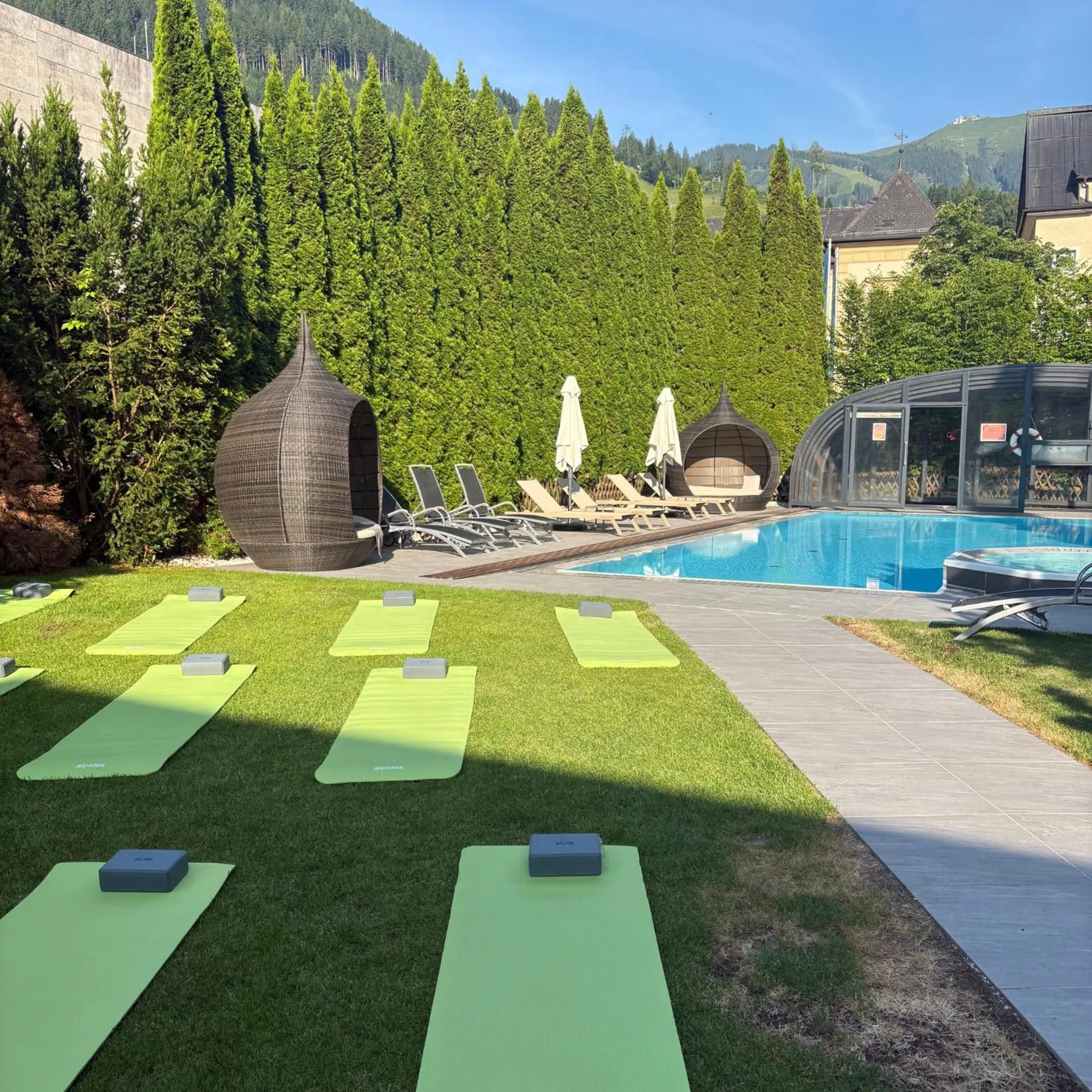 Activities in Upside Down Town Hotel-Neue Post