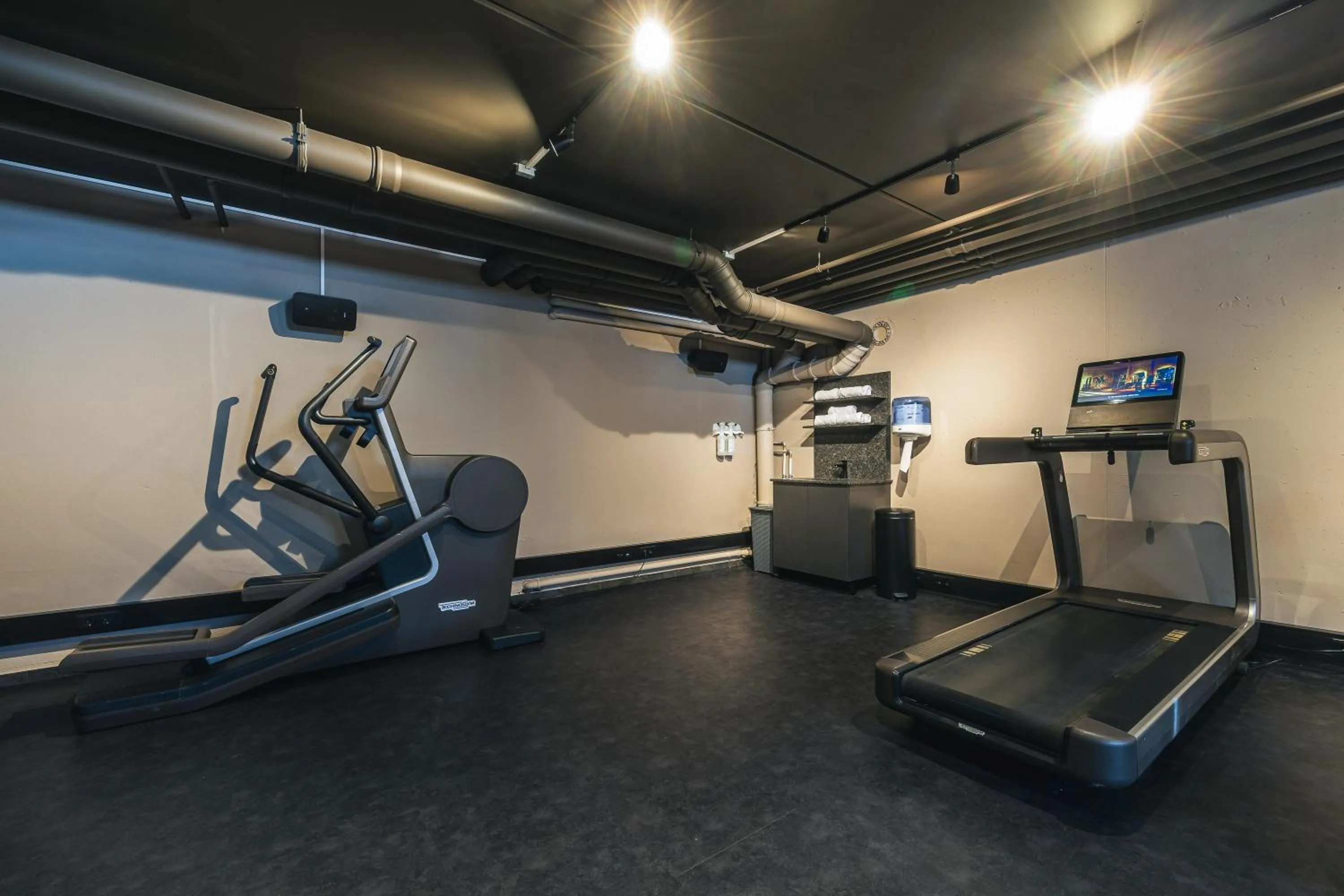 Fitness centre/facilities in Upside Down Town Hotel-Neue Post