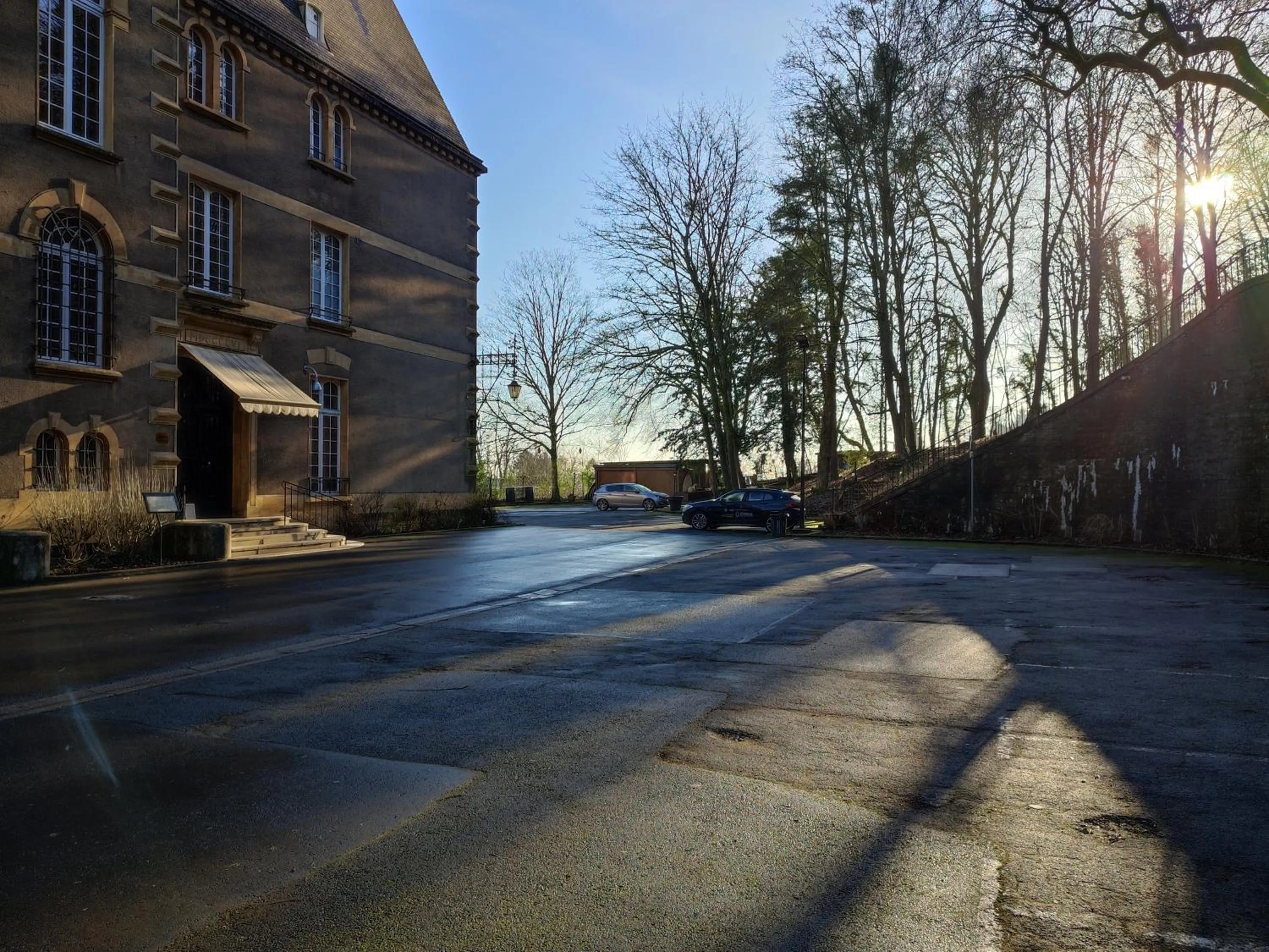 Property building in Hotel Ô Château