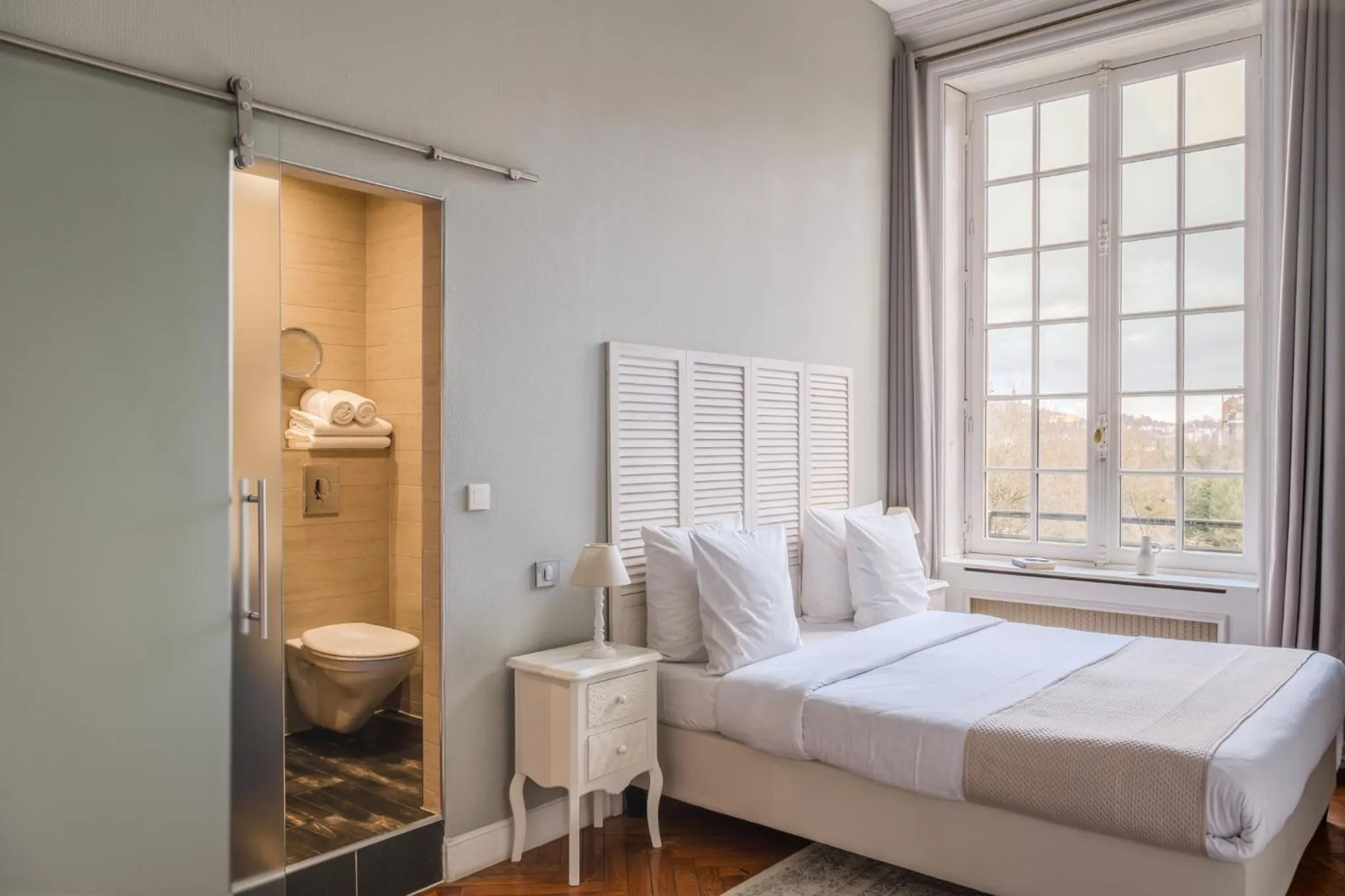 Photo of the whole room, Bed in Hotel Ô Château