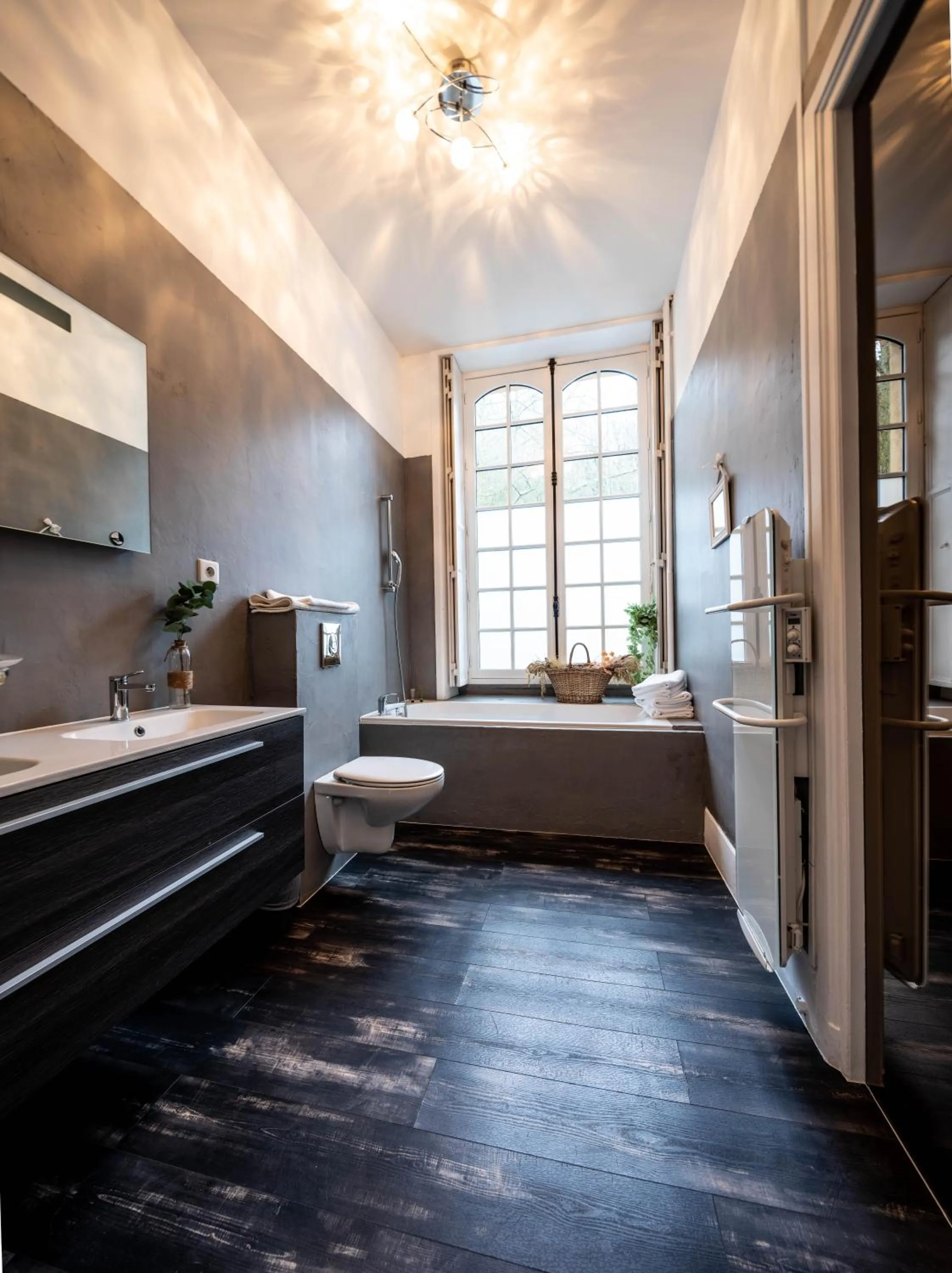 Bathroom, Bed in Hotel Ô Château